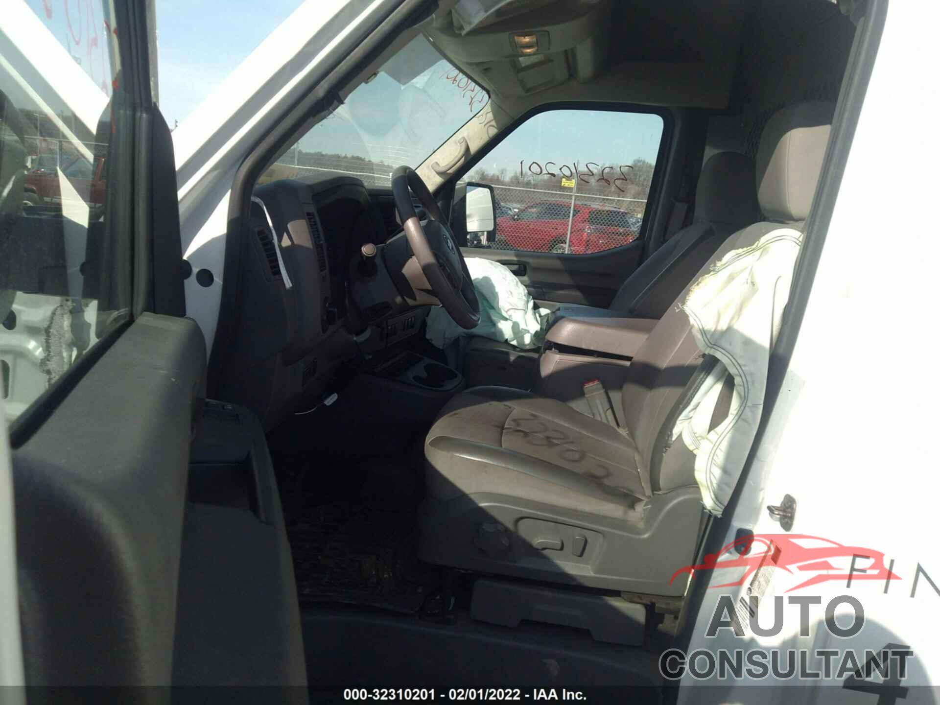 NISSAN NV CARGO 2018 - 1N6AF0LY3JN801687