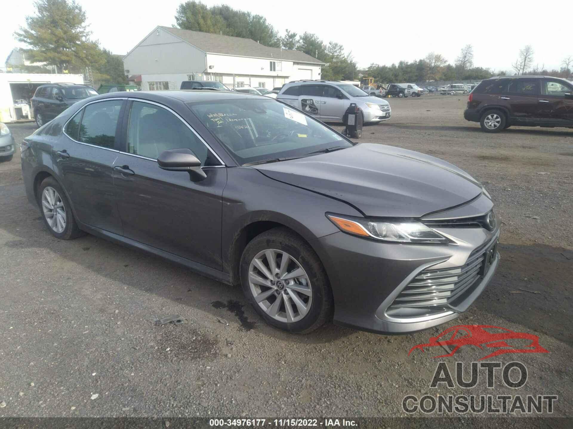 TOYOTA CAMRY 2022 - 4T1C11BKXNU061883