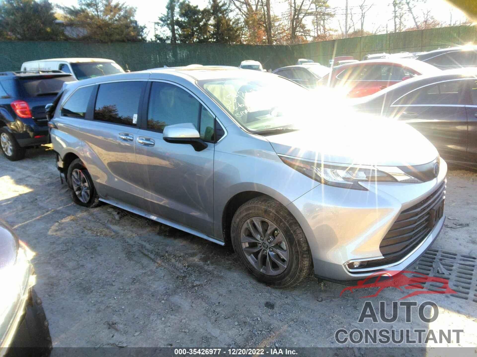 TOYOTA SIENNA 2022 - 5TDYRKEC9NS130726