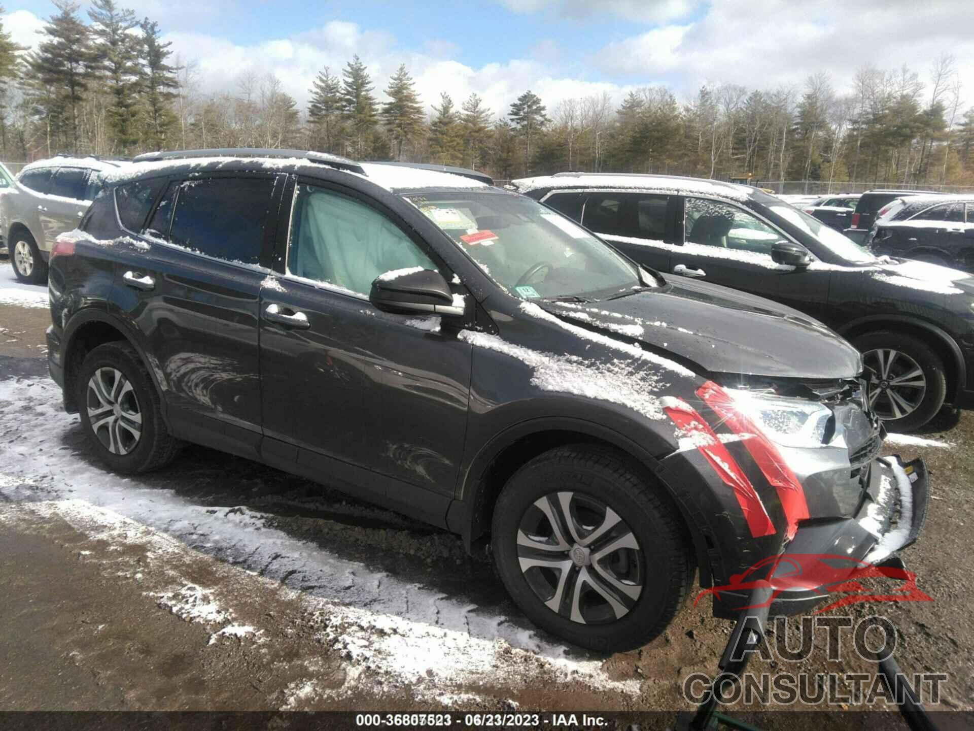TOYOTA RAV4 2017 - JTMBFREV9HD214490