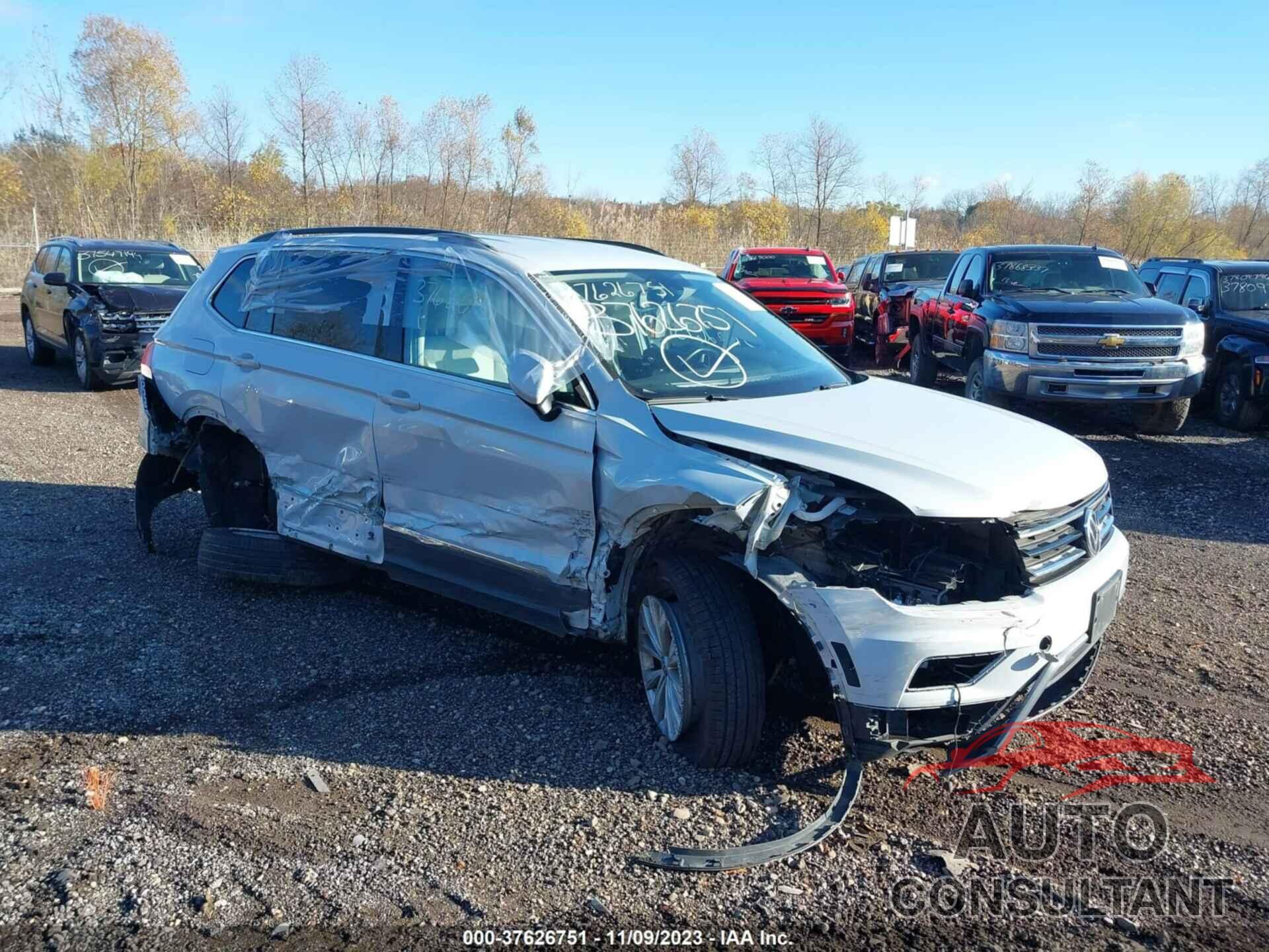 VOLKSWAGEN TIGUAN 2018 - 3VV2B7AX9JM153872