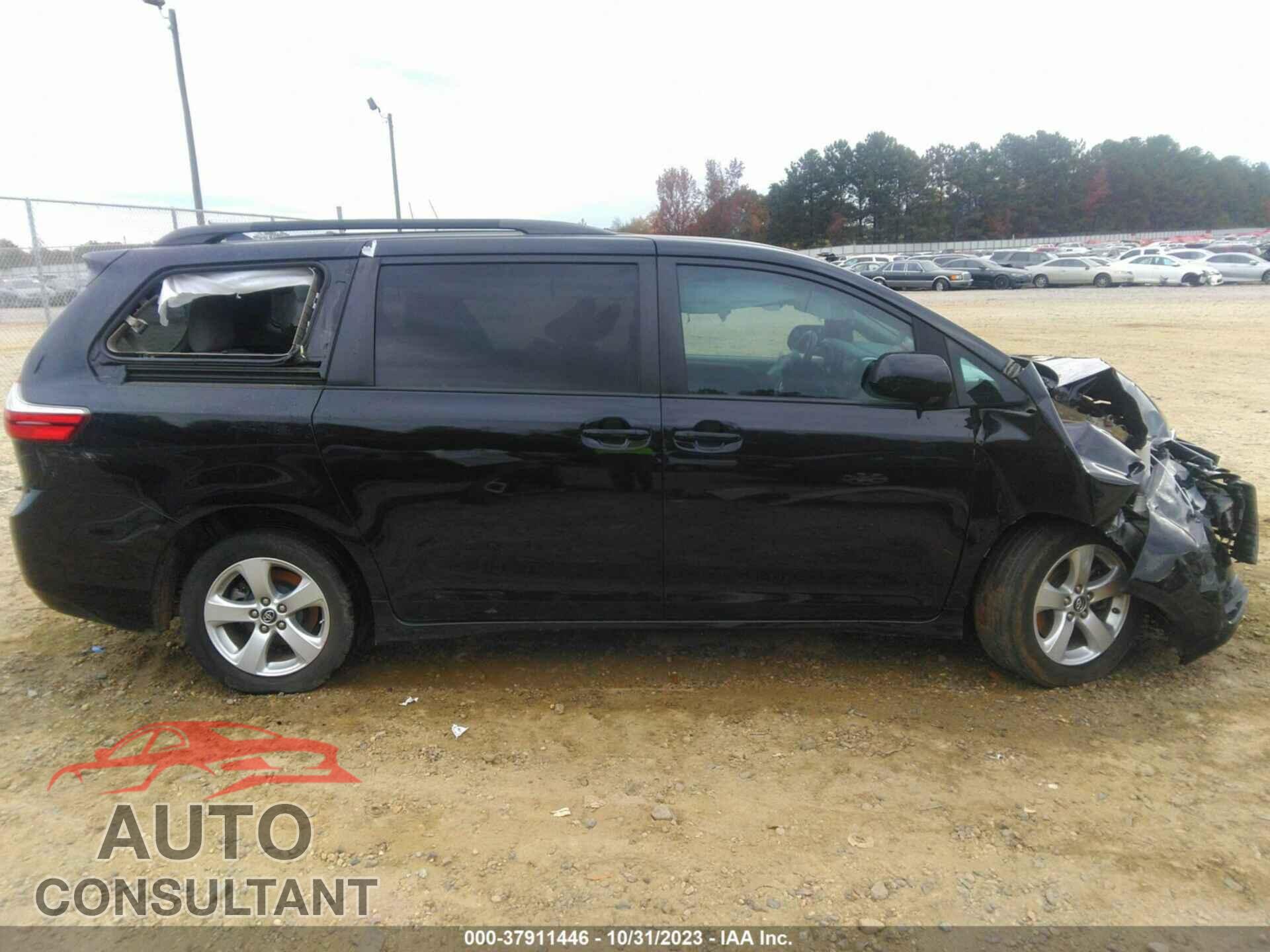 TOYOTA SIENNA 2019 - 5TDKZ3DC2KS993473