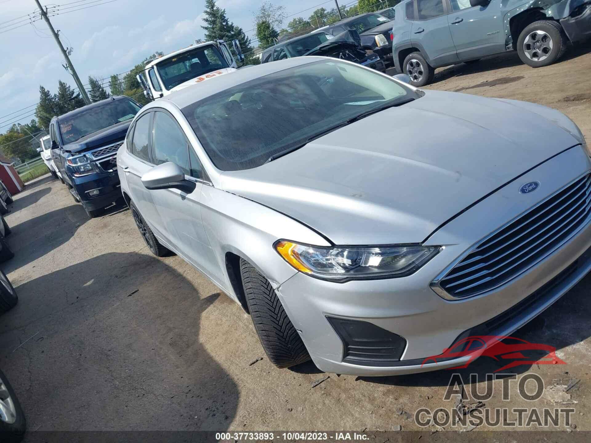 FORD FUSION HYBRID 2019 - 3FA6P0LU3KR102874