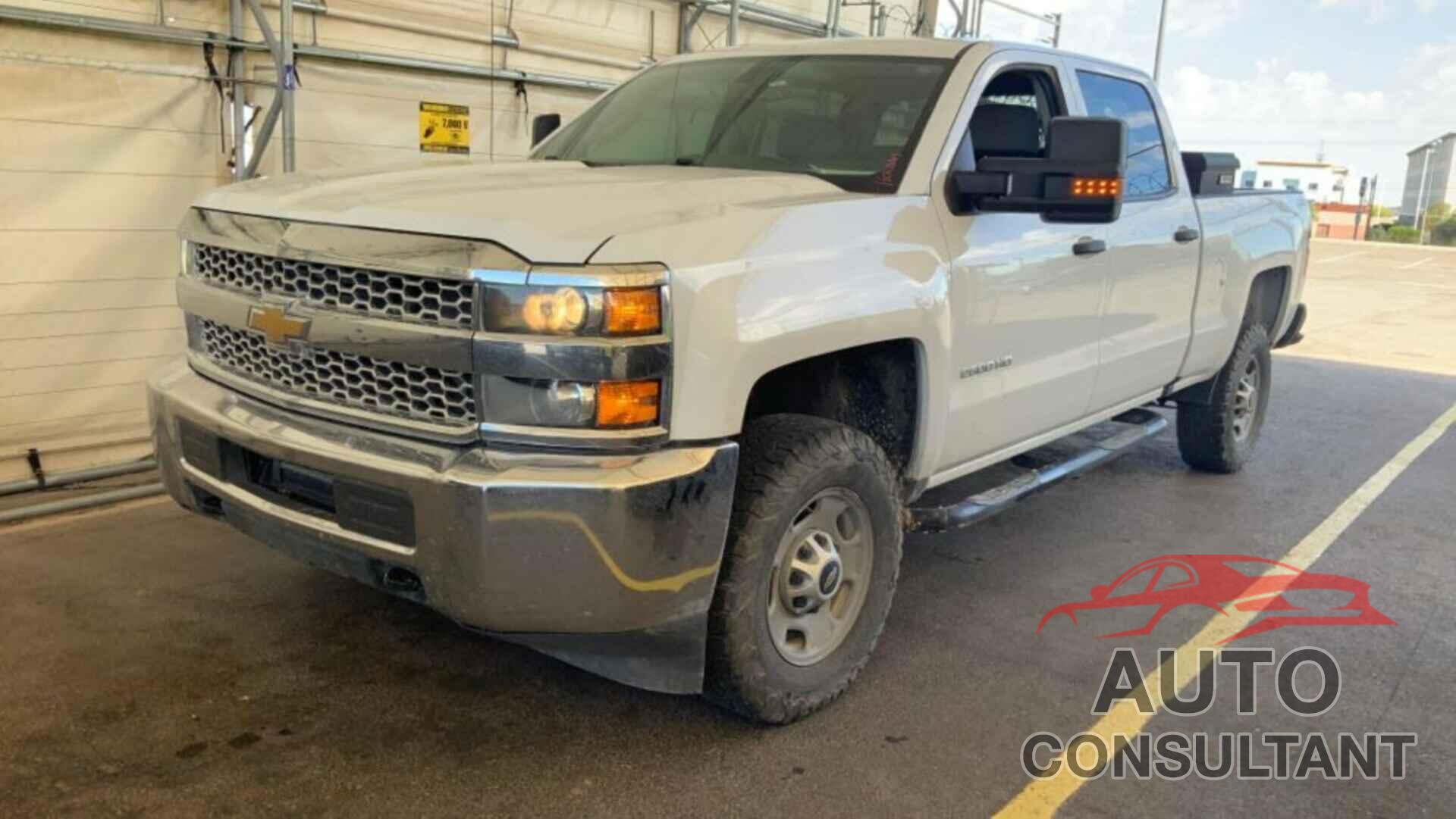 CHEVROLET SILVERADO 2500HD 2019 - 1GC1KREG0KF151297