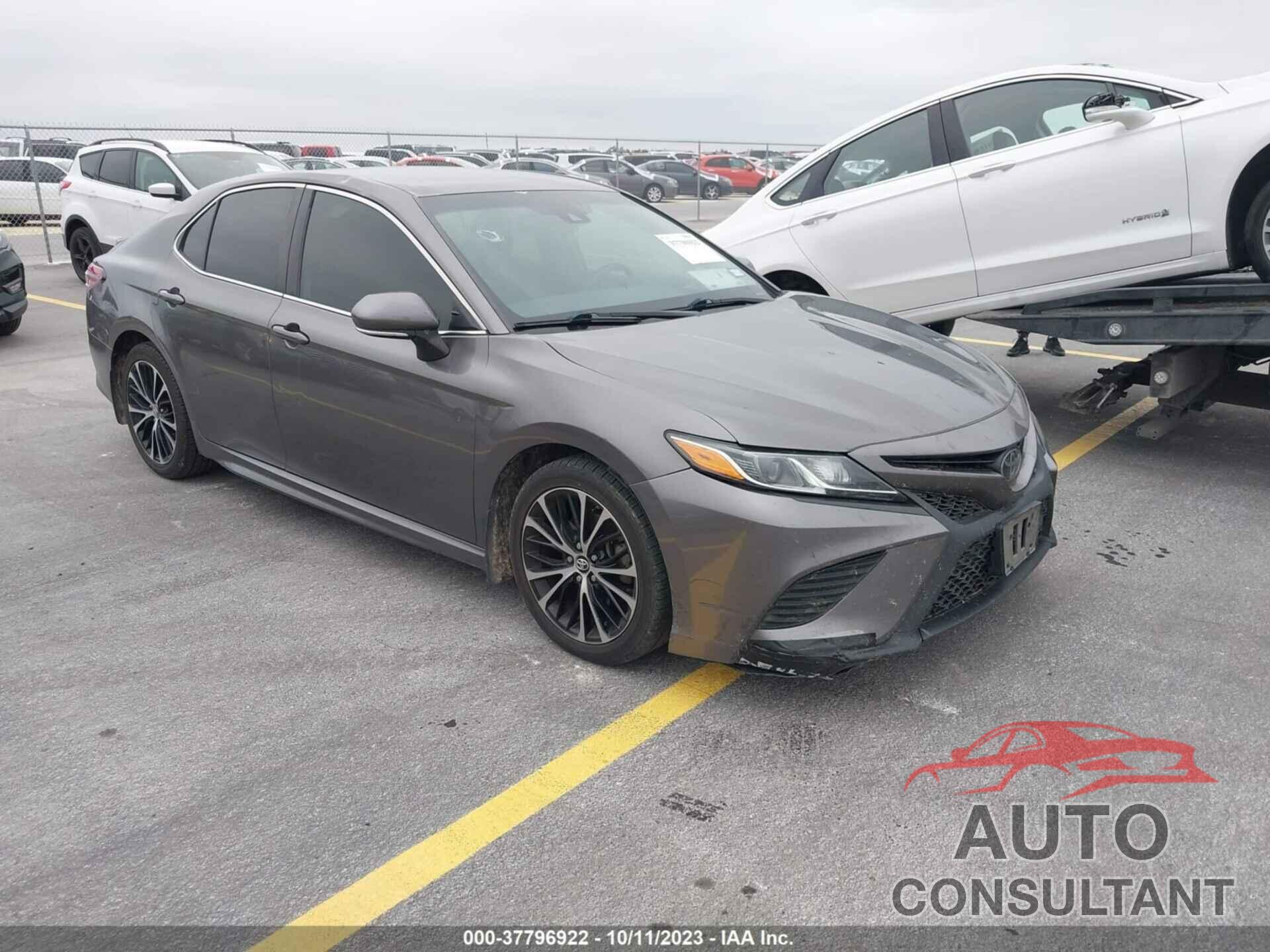 TOYOTA CAMRY 2018 - 4T1B11HK7JU566504