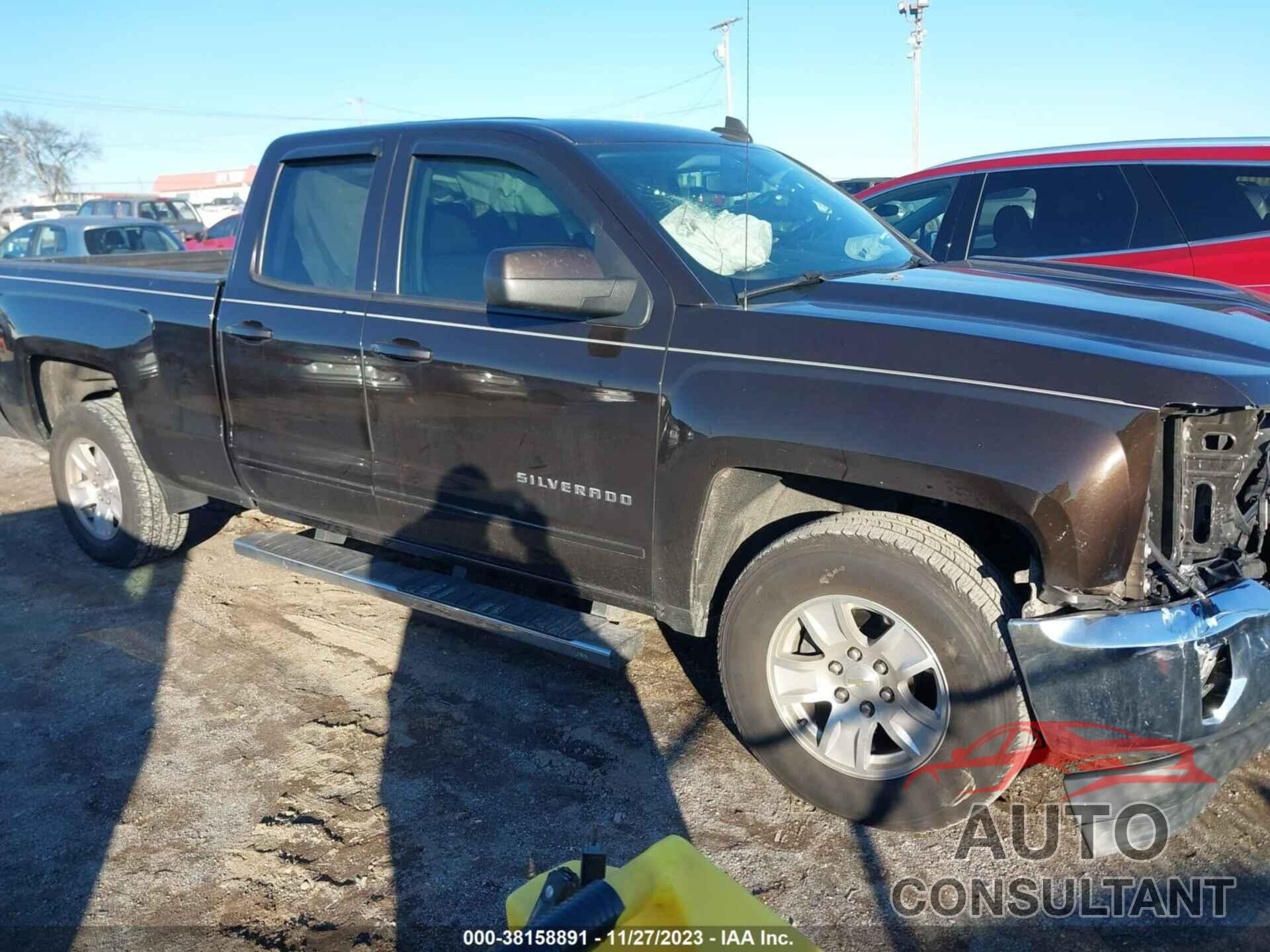 CHEVROLET SILVERADO 1500 2018 - 1GCRCREH1JZ257084