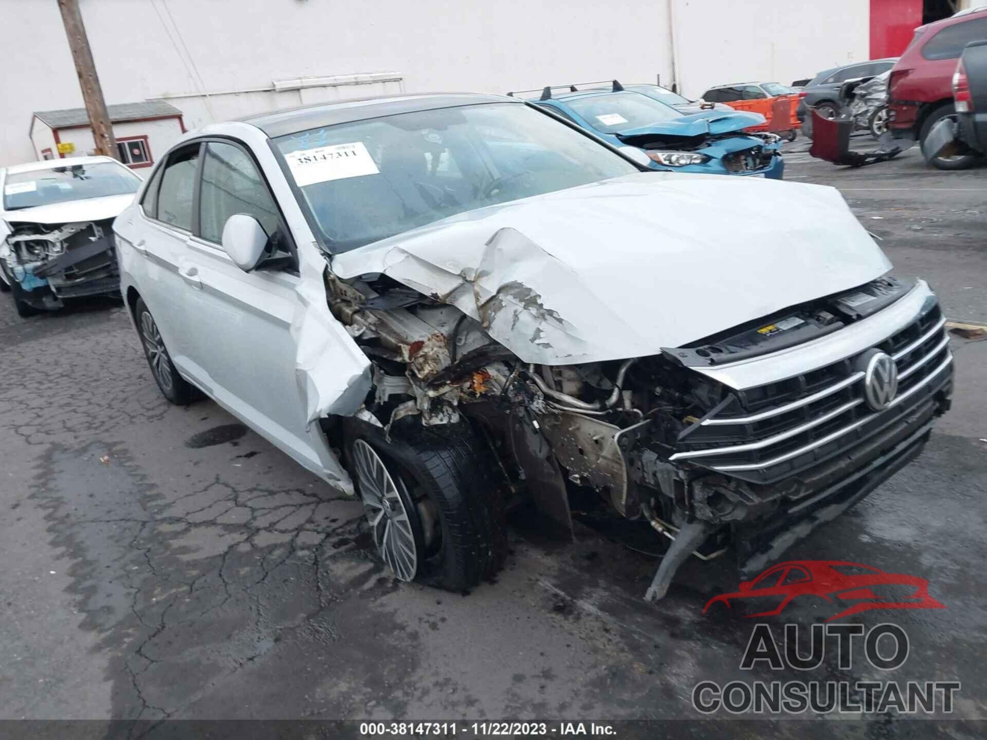 VOLKSWAGEN JETTA 2019 - 3VWC57BUXKM094666