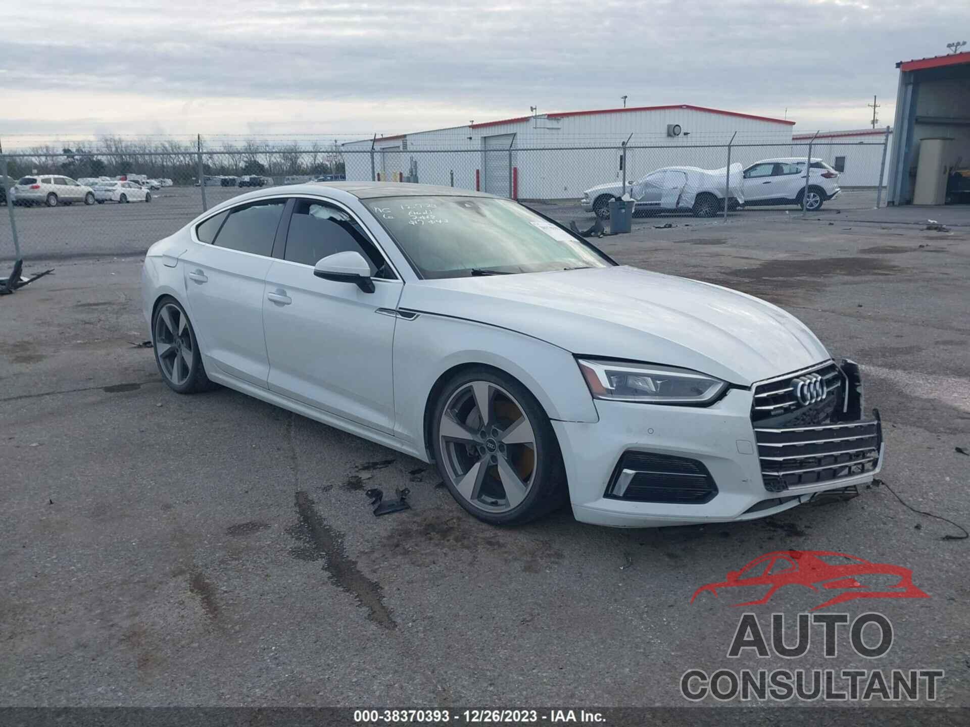 AUDI A5 2019 - WAUBNCF51KA017043