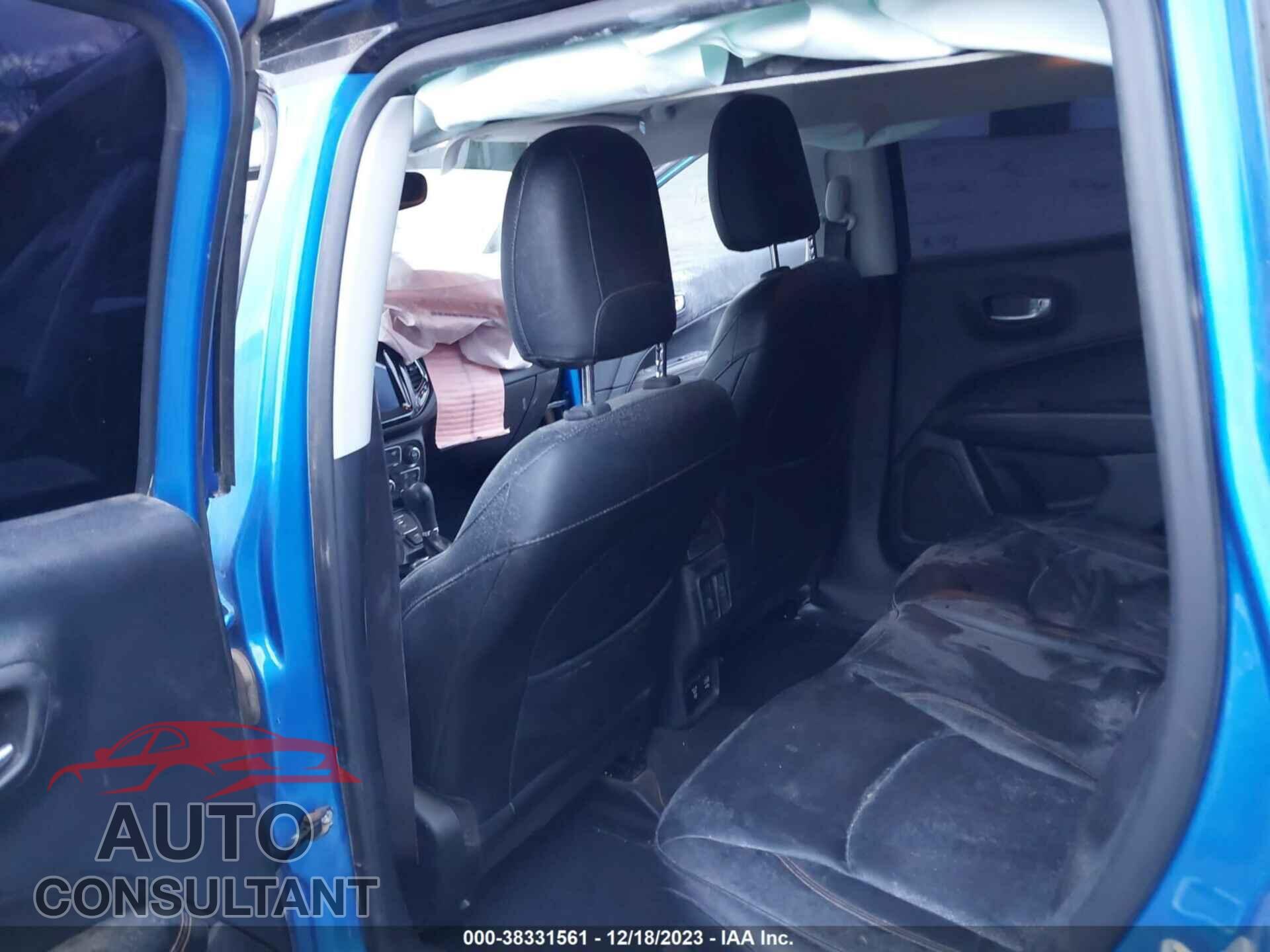 JEEP COMPASS 2018 - 3C4NJDCB1JT117162