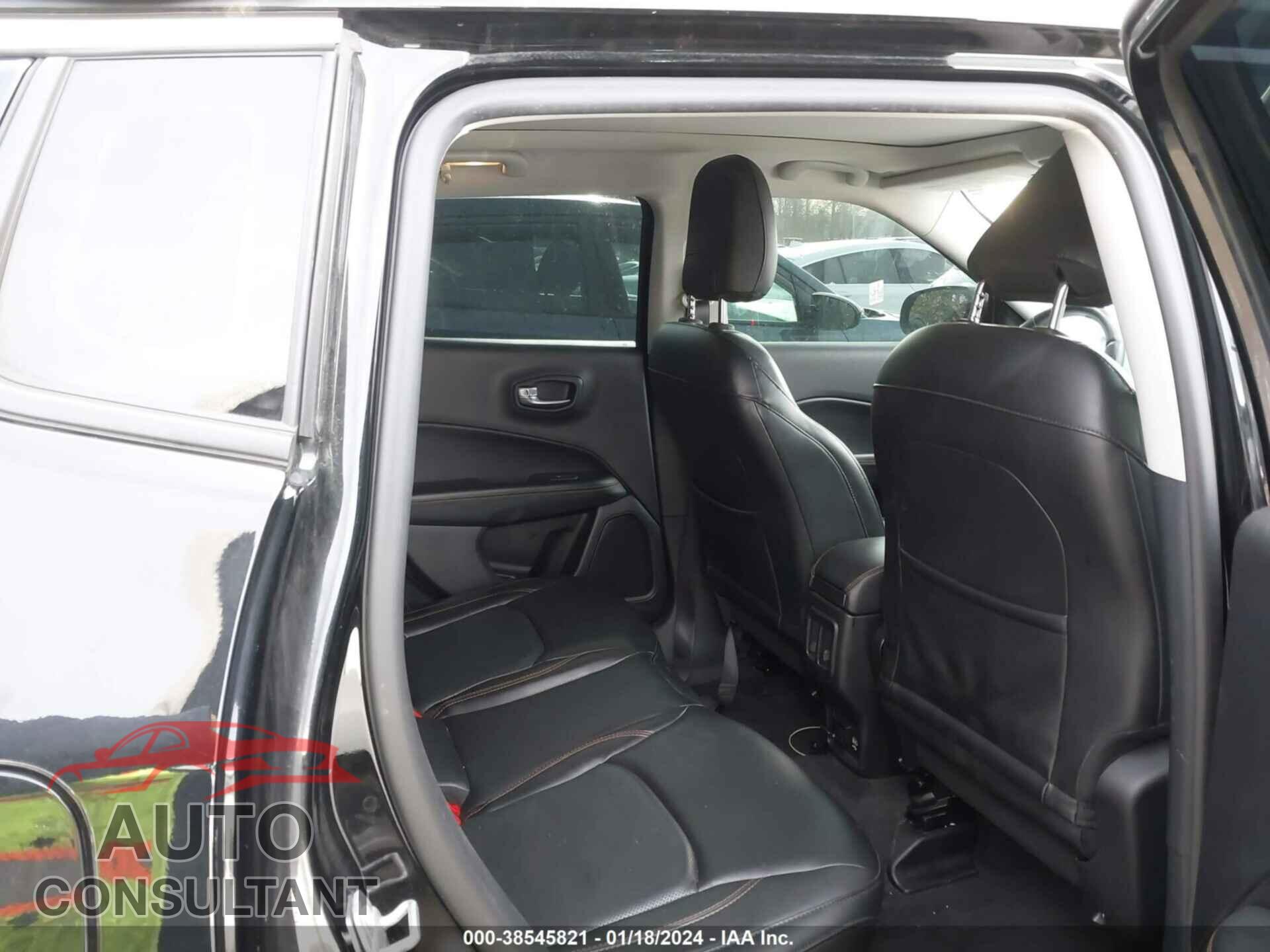 JEEP COMPASS 2018 - 3C4NJDCB5JT130965