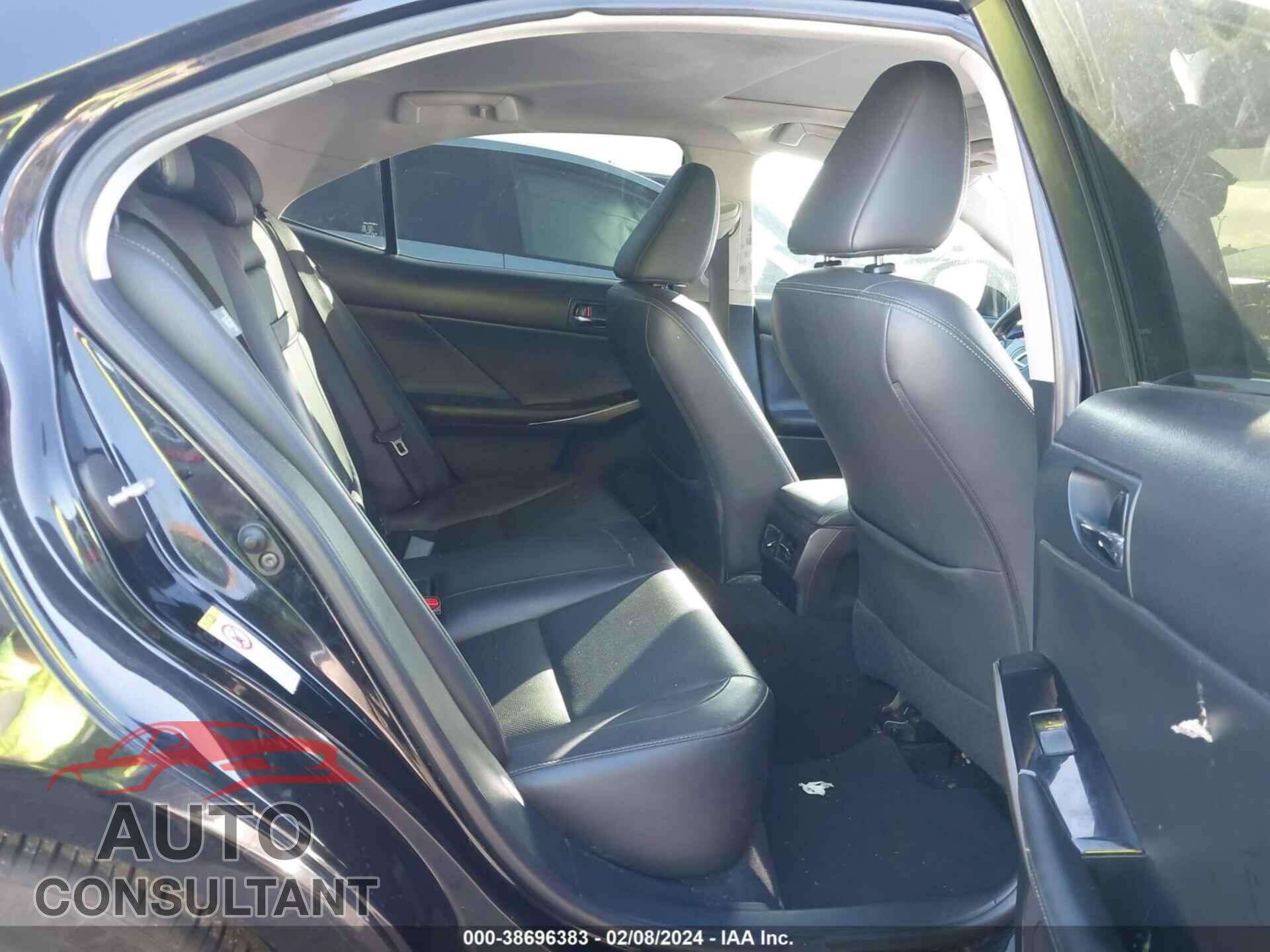 LEXUS IS 2016 - JTHBA1D25G5037791