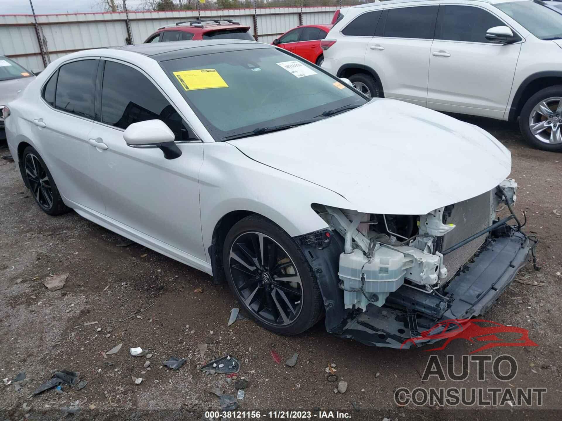 TOYOTA CAMRY 2018 - 4T1B61HK4JU155630