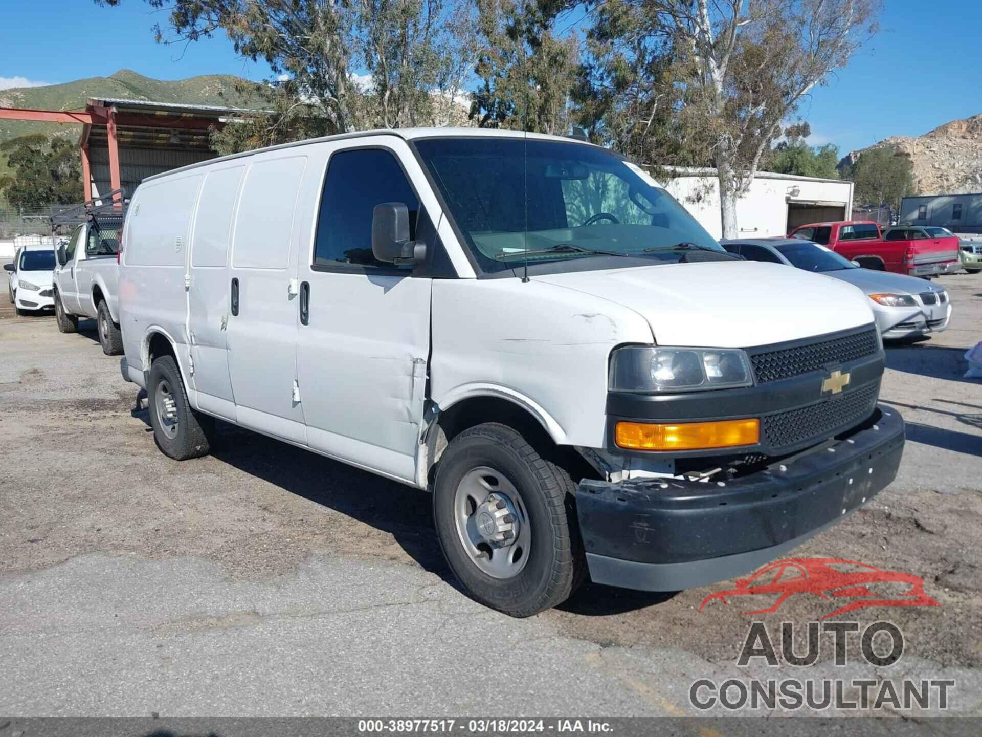 CHEVROLET EXPRESS 2500 2019 - 1GCWGAFP6K1360659