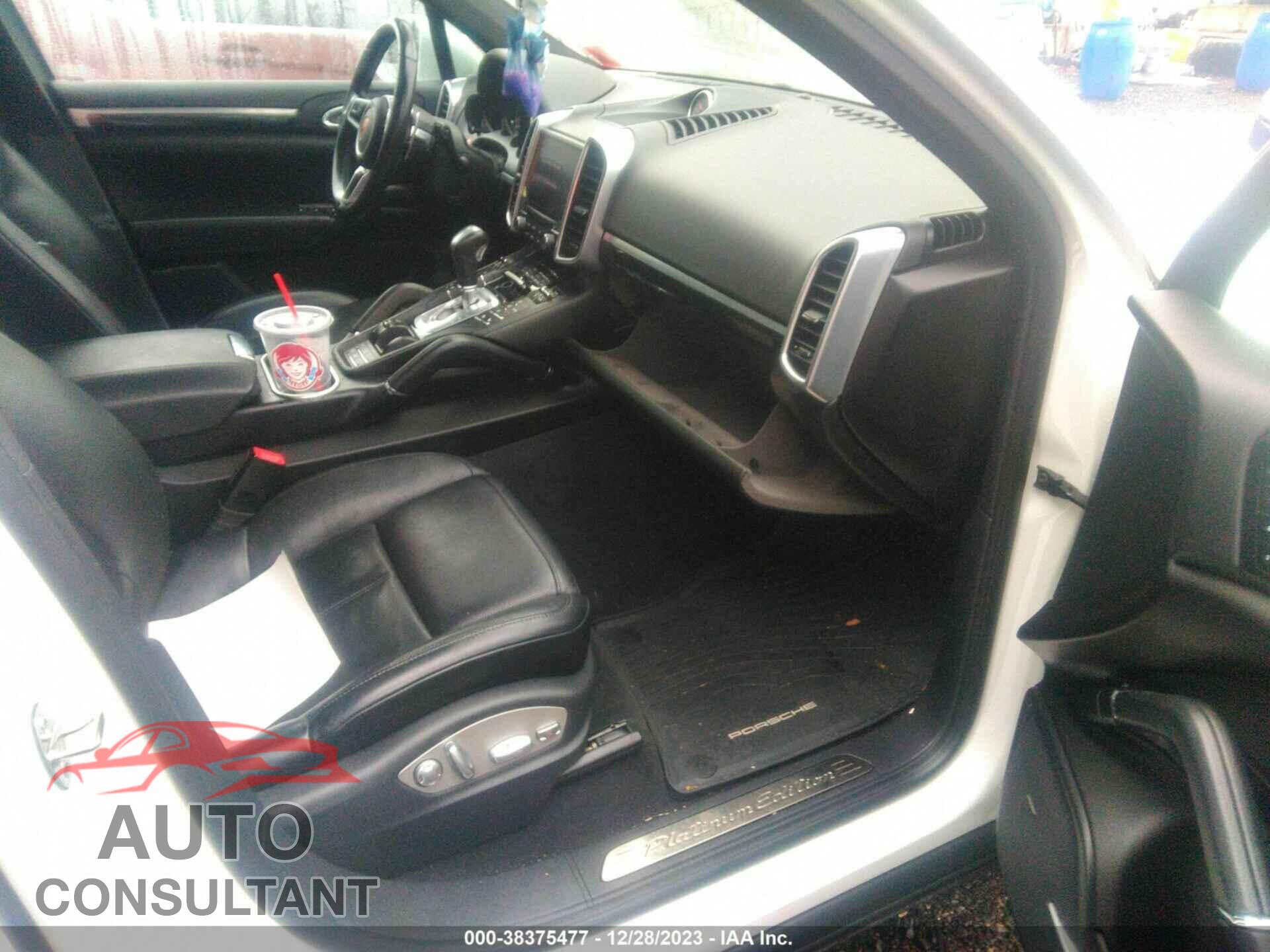PORSCHE CAYENNE 2018 - WP1AA2A24JKA00004