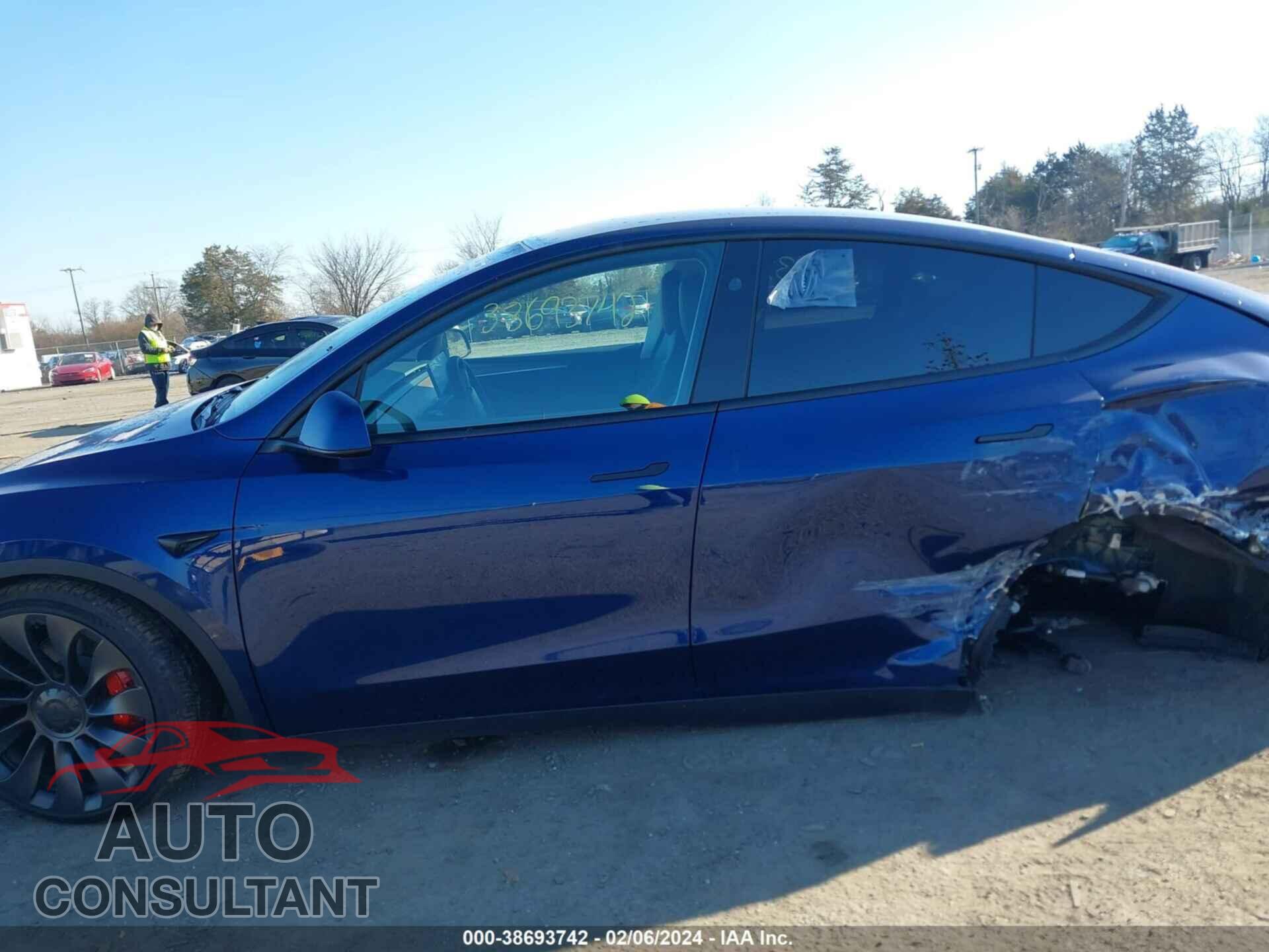 TESLA MODEL Y 2023 - 7SAYGDEFXPF926164
