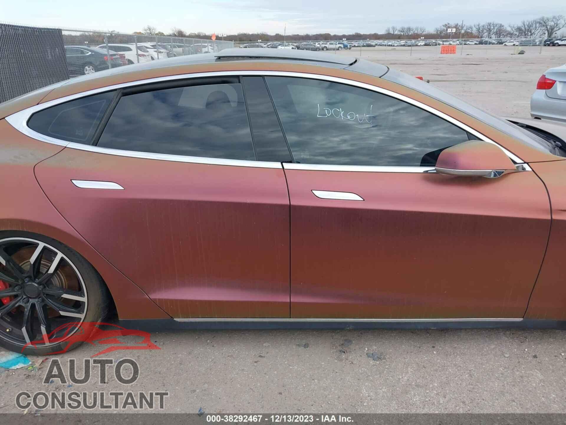 TESLA MODEL S 2016 - 5YJSA1E40GF120206