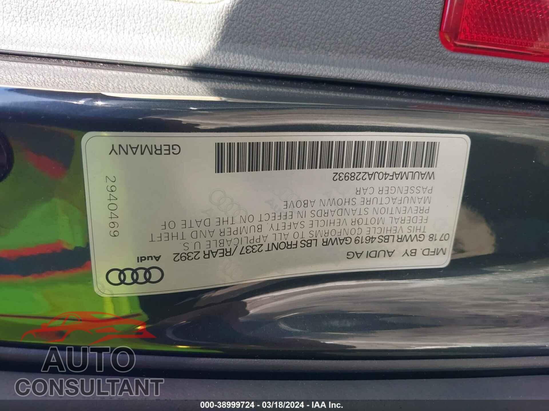 AUDI A4 2018 - WAULMAF40JA228932