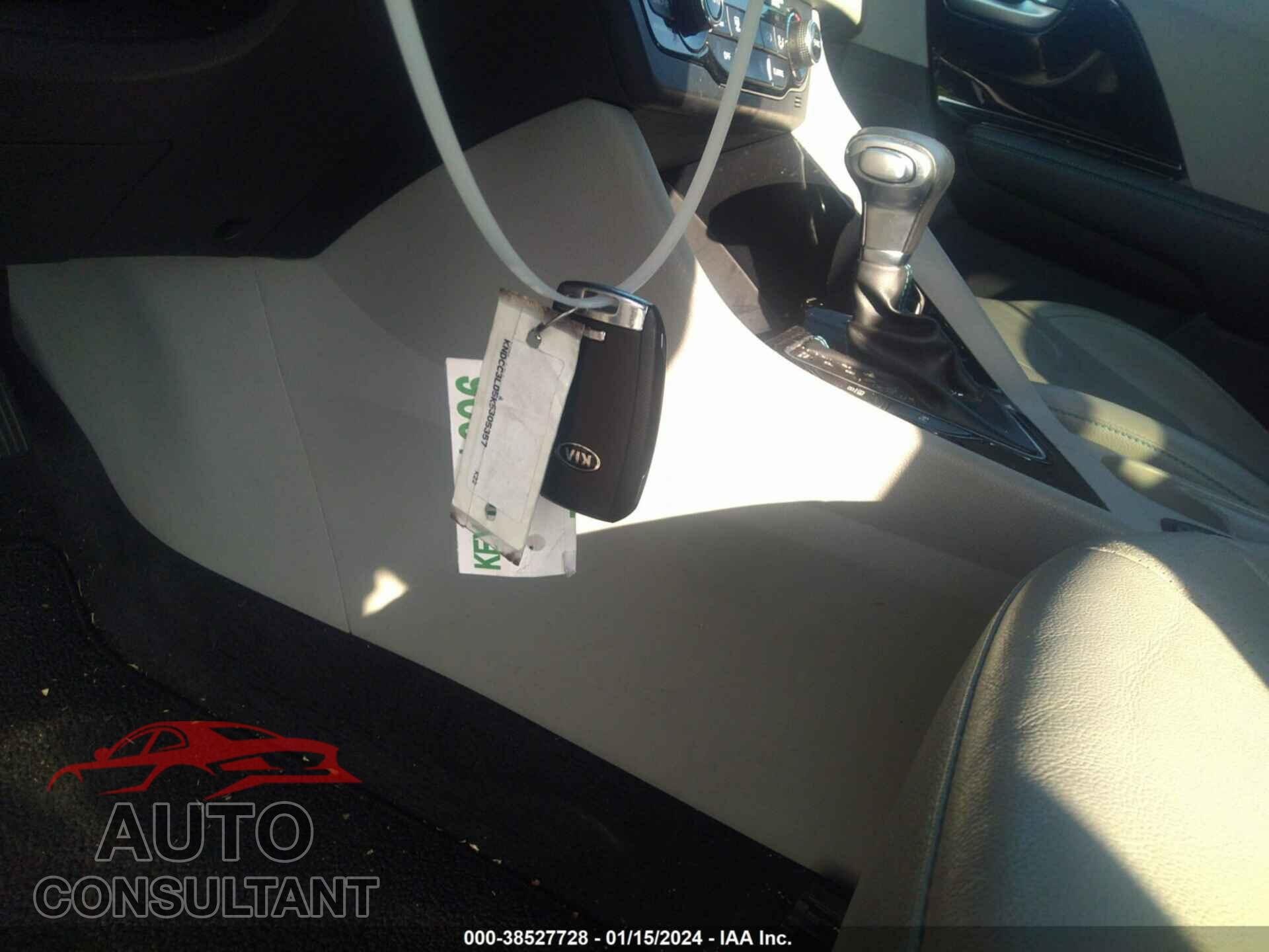 KIA NIRO PLUG-IN HYBRID 2019 - KNDCC3LD5K5305357