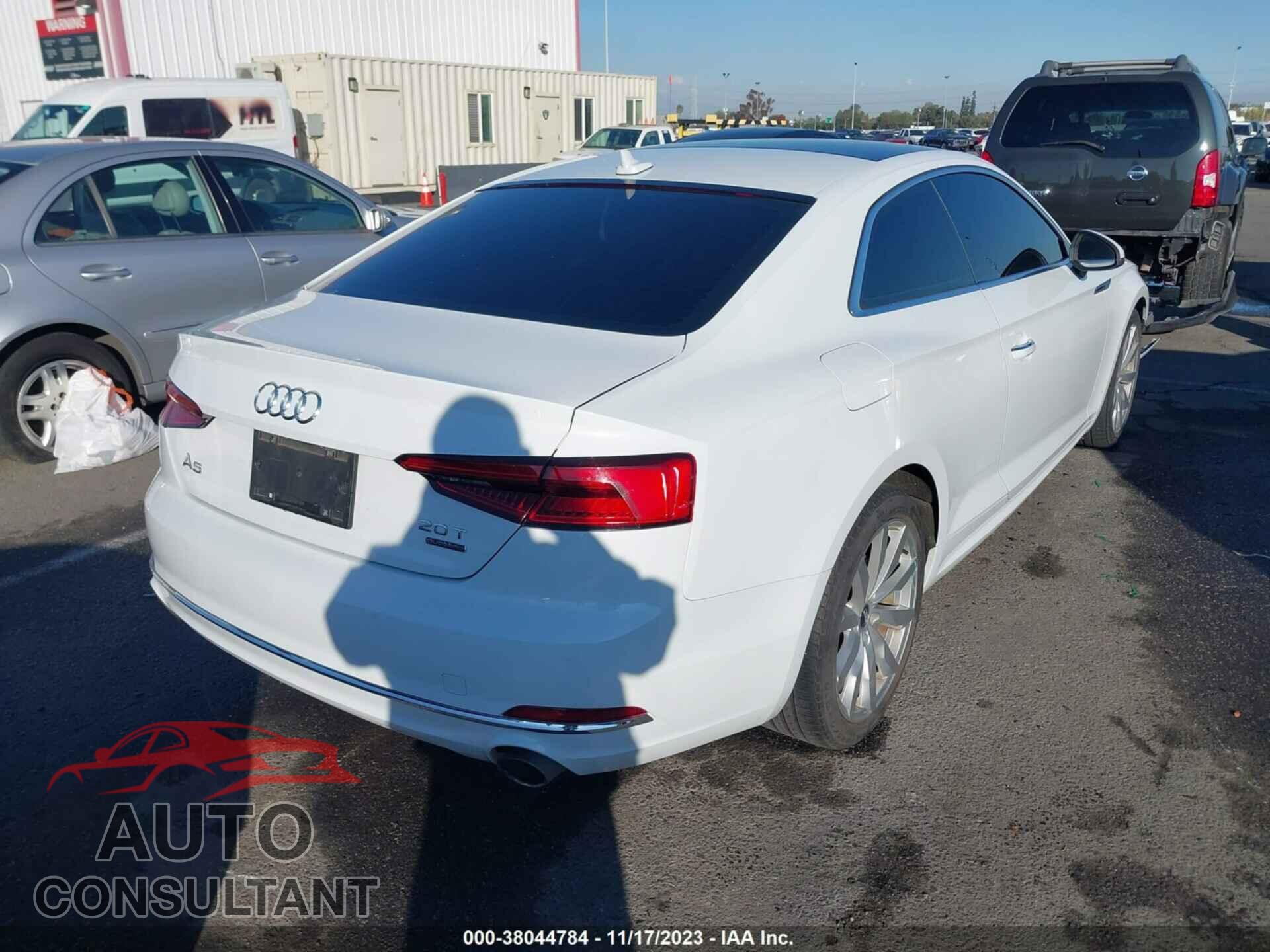 AUDI A5 2018 - WAUNNAF5XJA009829