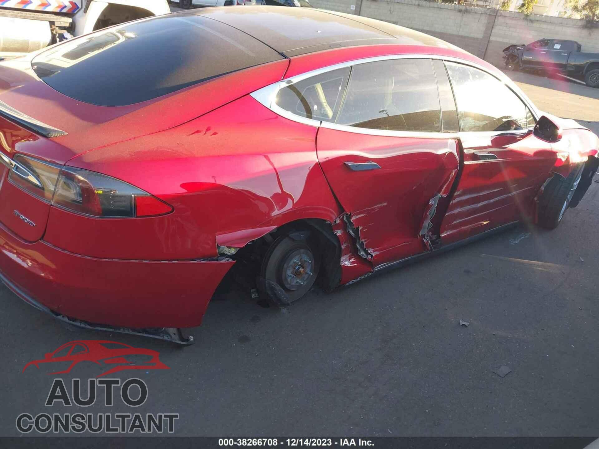 TESLA MODEL S 2015 - 5YJSA1E26FF115914