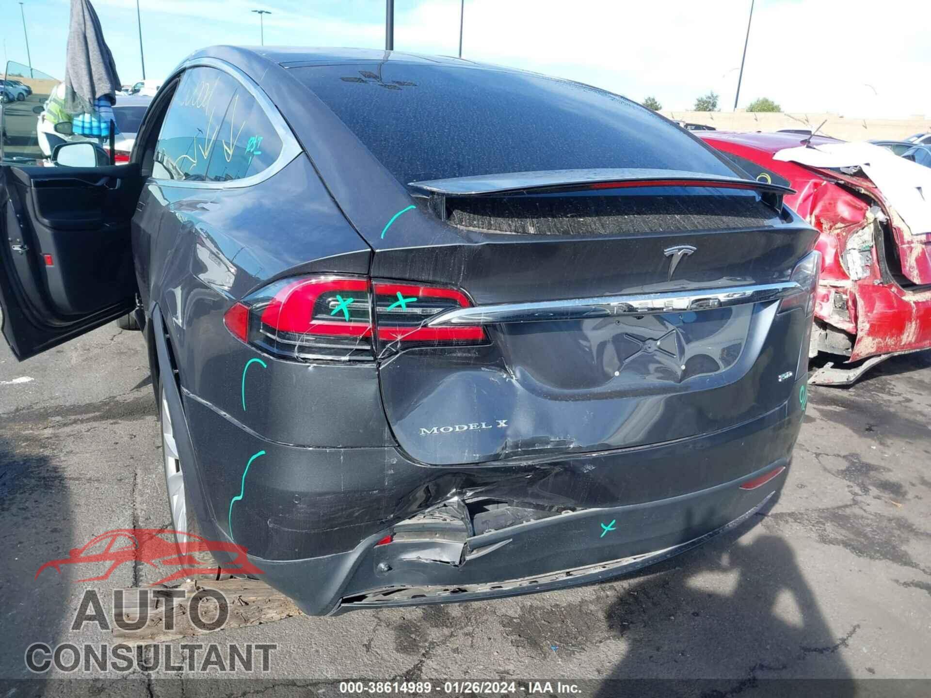 TESLA MODEL X 2018 - 5YJXCDE22JF100014