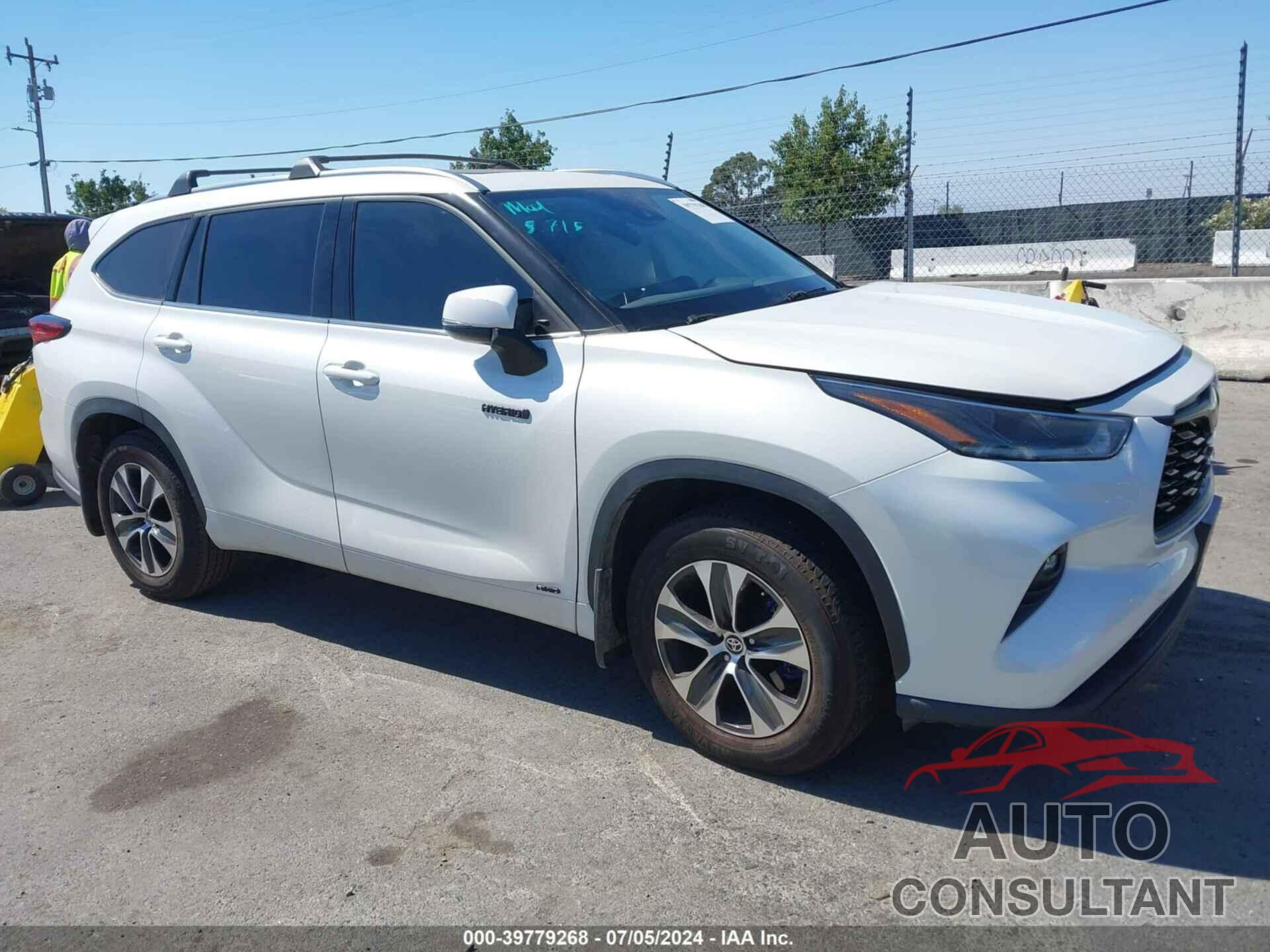 TOYOTA HIGHLANDER 2021 - 5TDHBRCHXMS526545