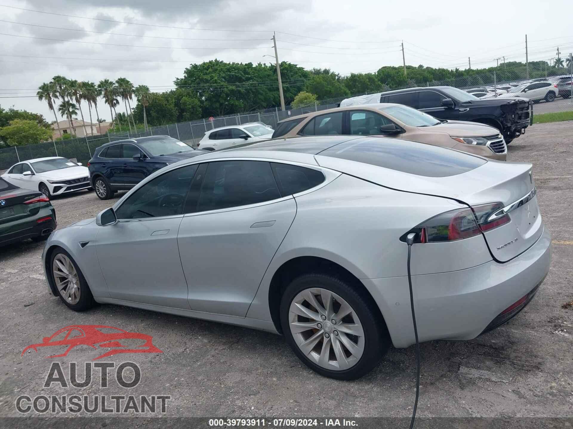 TESLA MODEL S 2017 - 5YJSA1E24HF212905