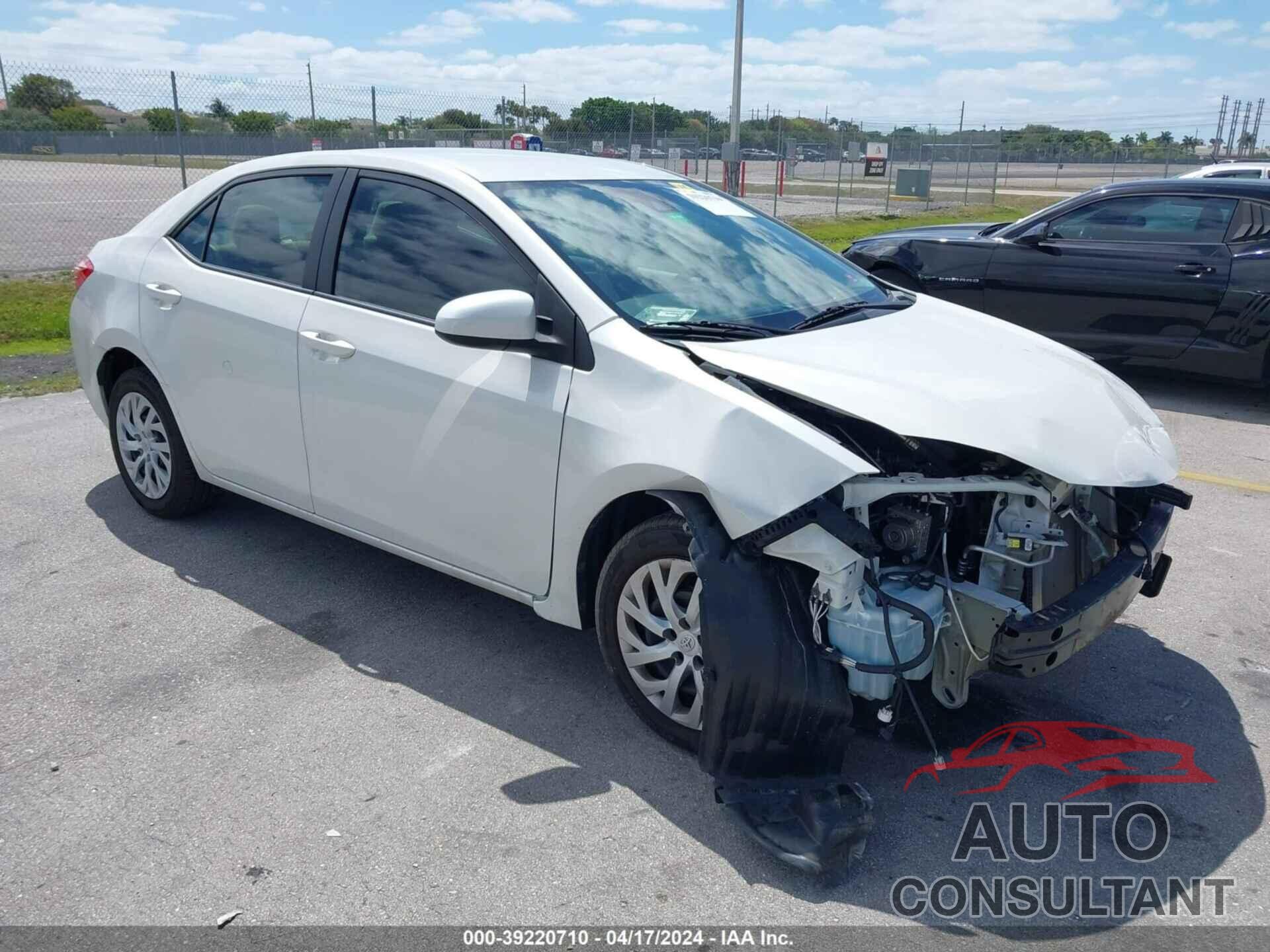 TOYOTA COROLLA 2018 - 5YFBURHE4JP817576