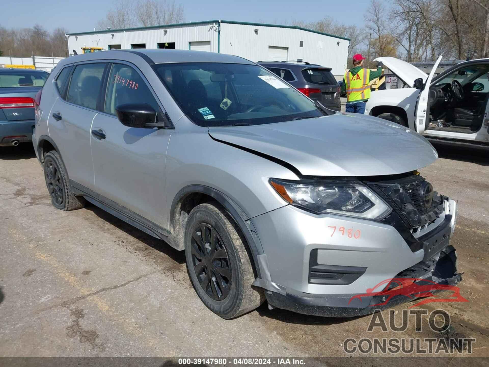 NISSAN ROGUE 2018 - KNMAT2MV6JP520967