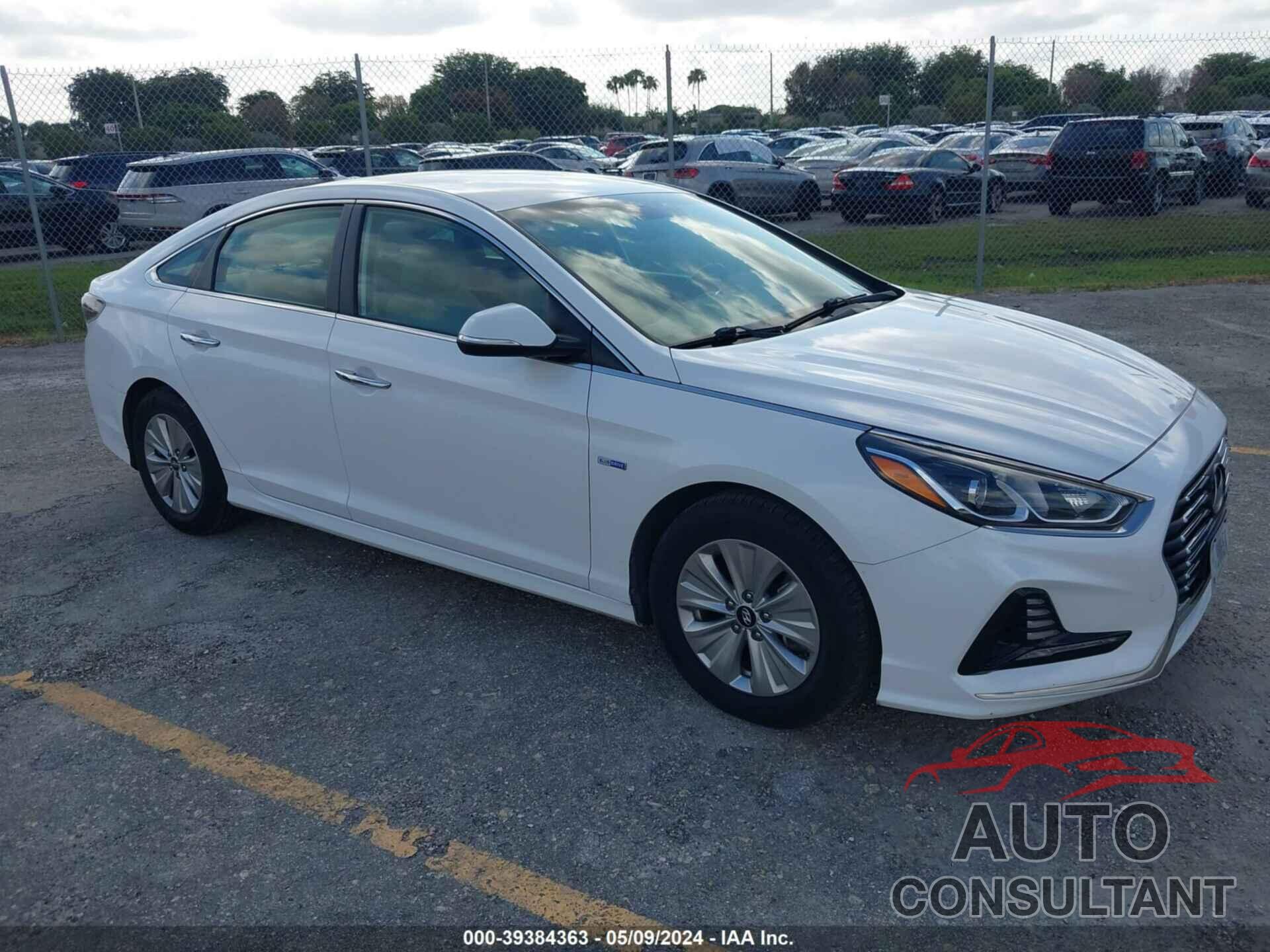 HYUNDAI SONATA 2018 - KMHE24L32JA086724