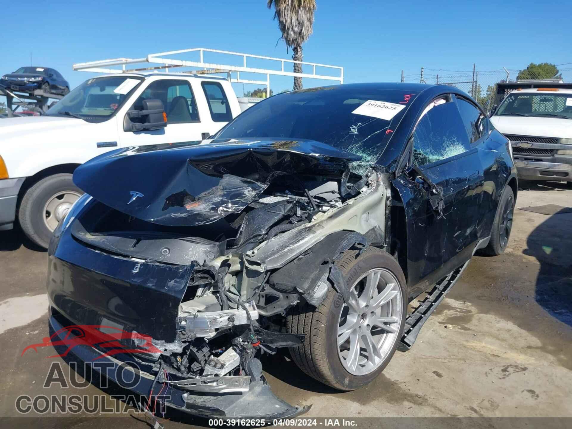 TESLA MODEL Y 2023 - 7SAYGDEEXPF958037