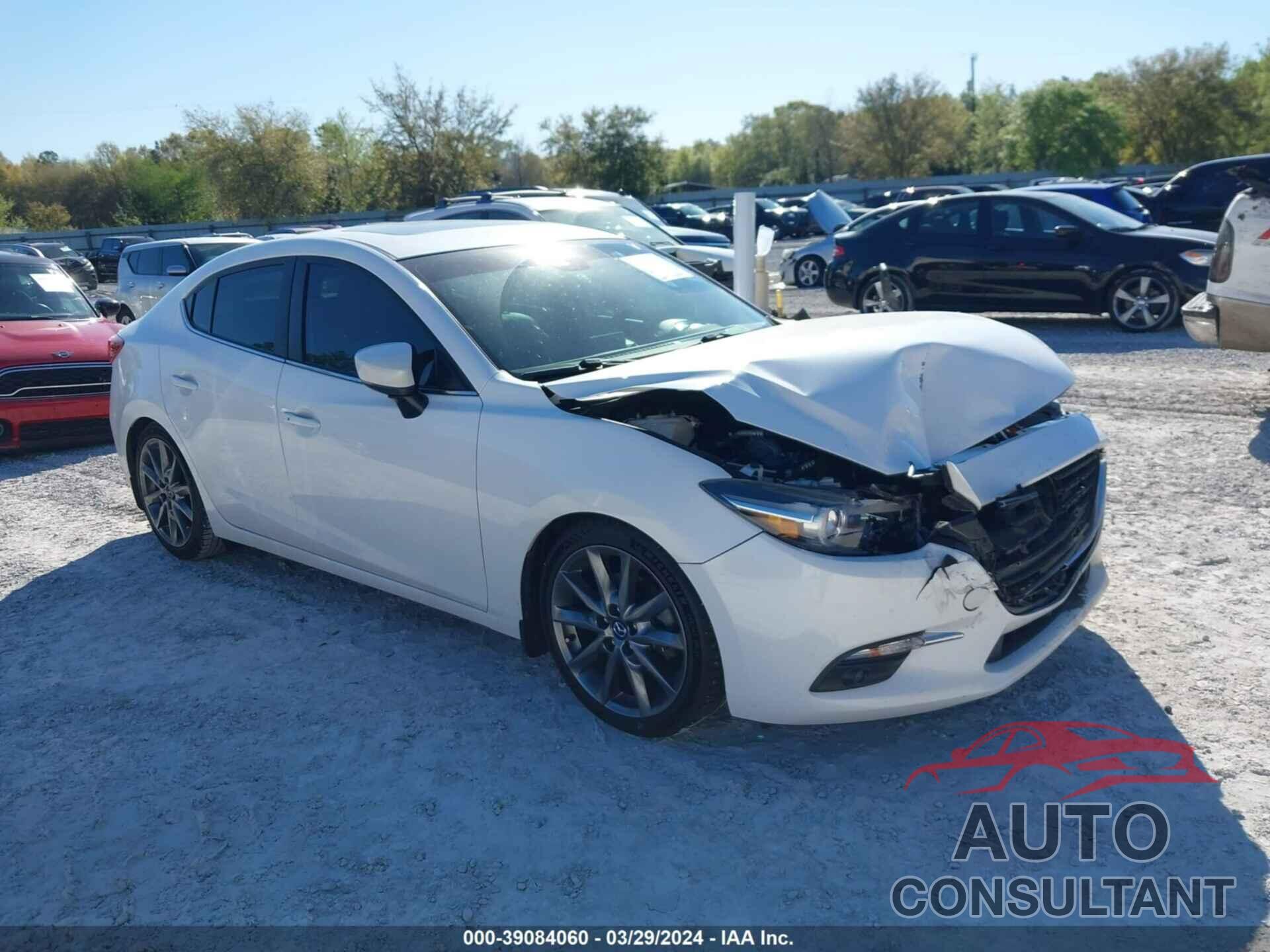 MAZDA 3 2018 - 3MZBN1W35JM188575