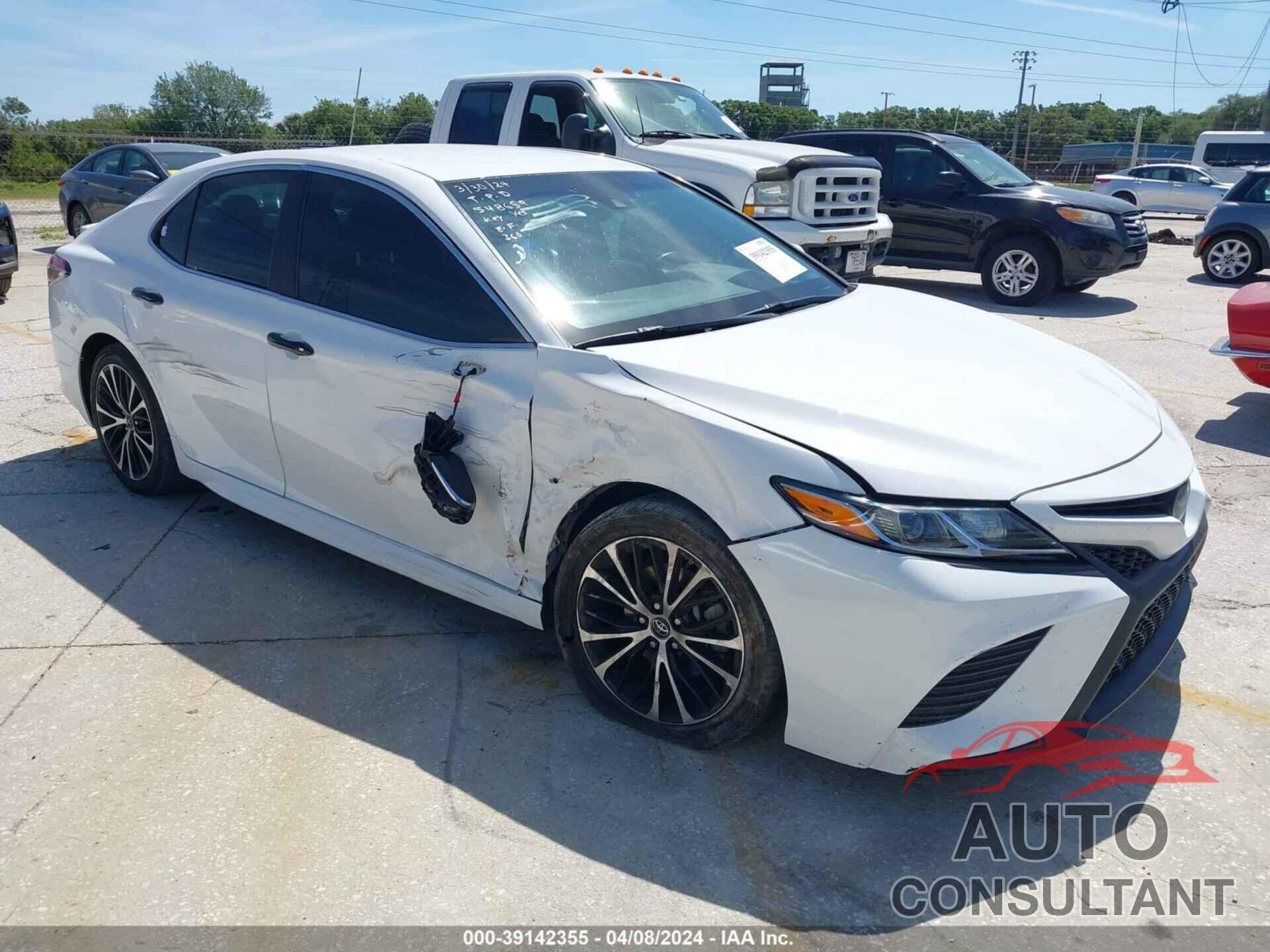 TOYOTA CAMRY 2018 - 4T1B11HK9JU526280