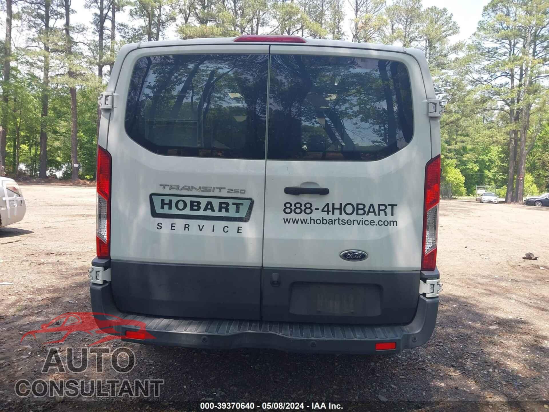 FORD TRANSIT-250 2017 - 1FTYR1YM3HKB17576