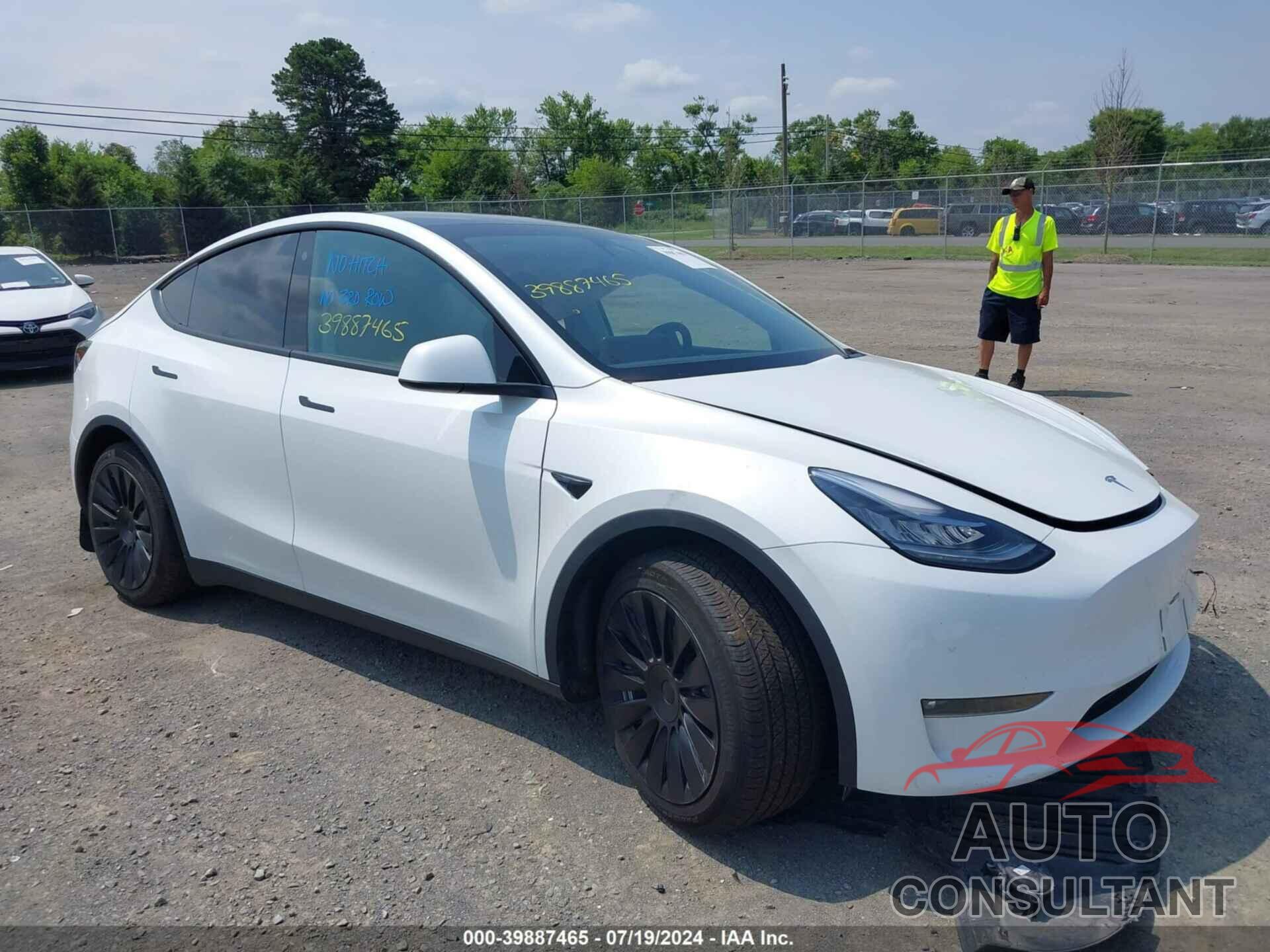 TESLA MODEL Y 2023 - 7SAYGDEE1PF611177