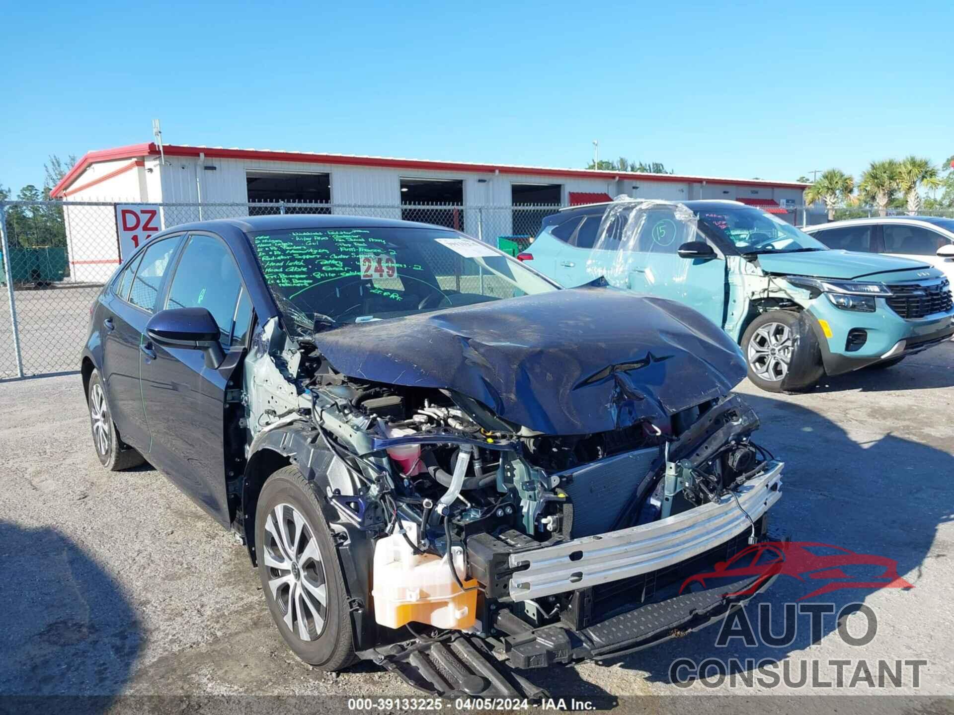 TOYOTA COROLLA 2022 - JTDEAMDE3NJ048156