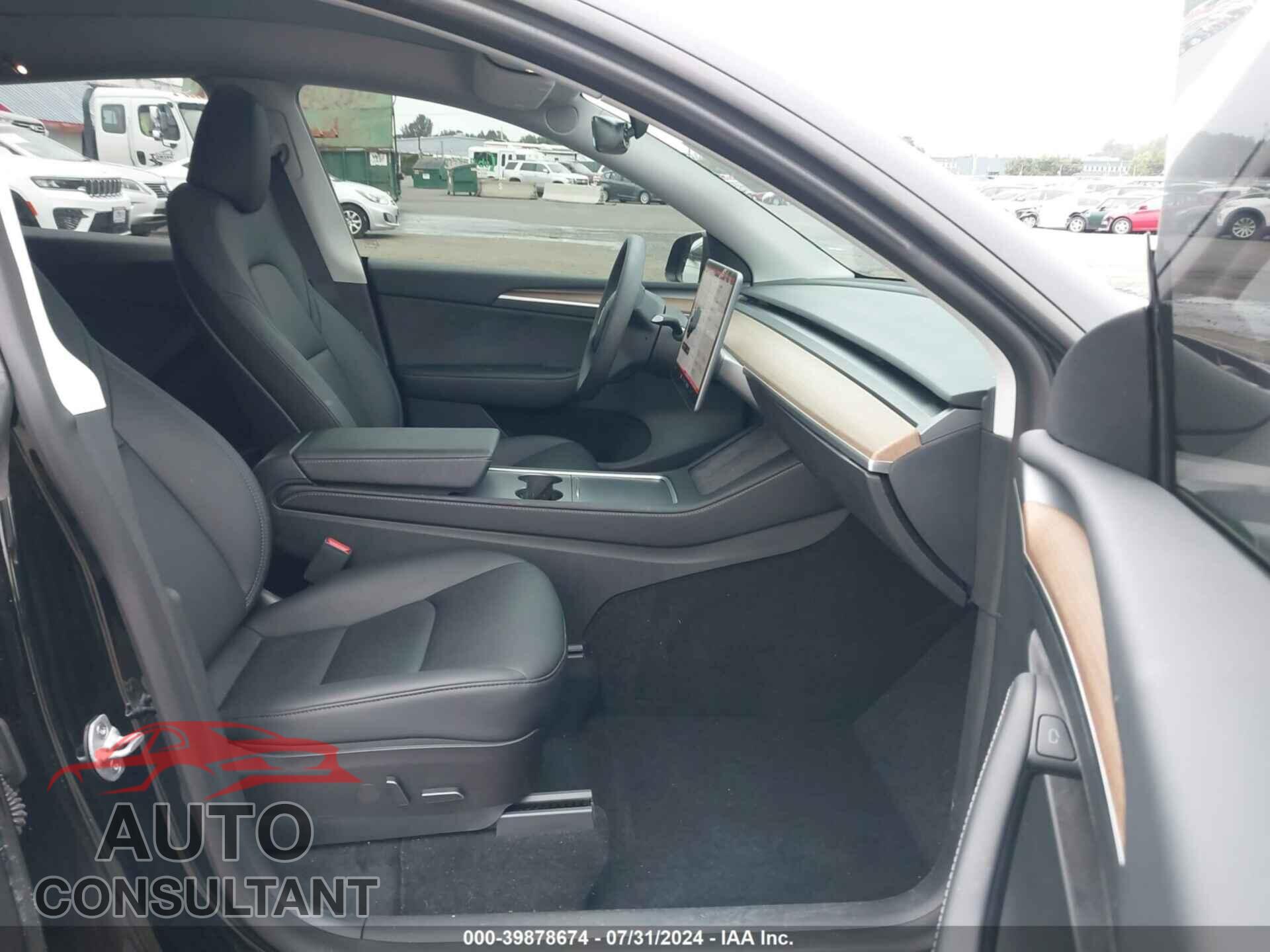 TESLA MODEL Y 2023 - 7SAYGDEF7PF695899