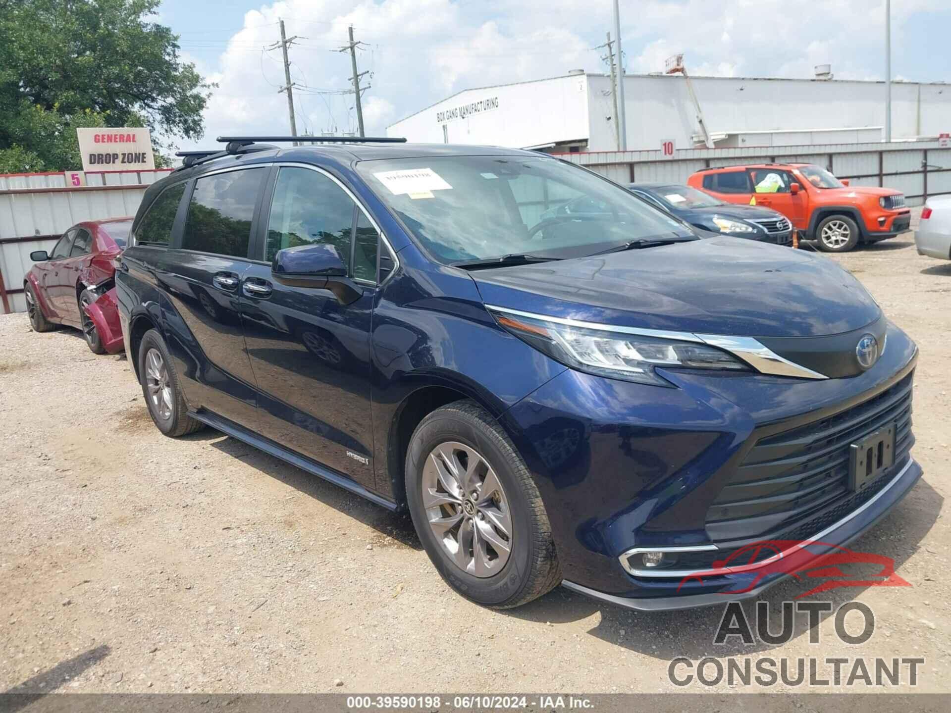 TOYOTA SIENNA 2021 - 5TDYRKEC8MS028929