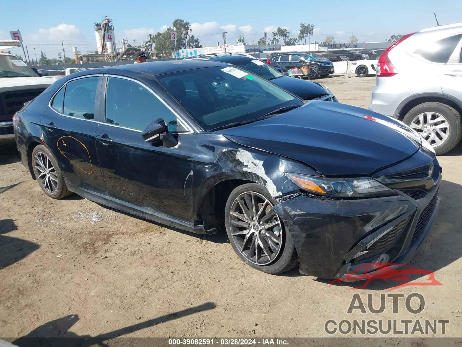 TOYOTA CAMRY 2023 - 4T1G11AK8PU734790