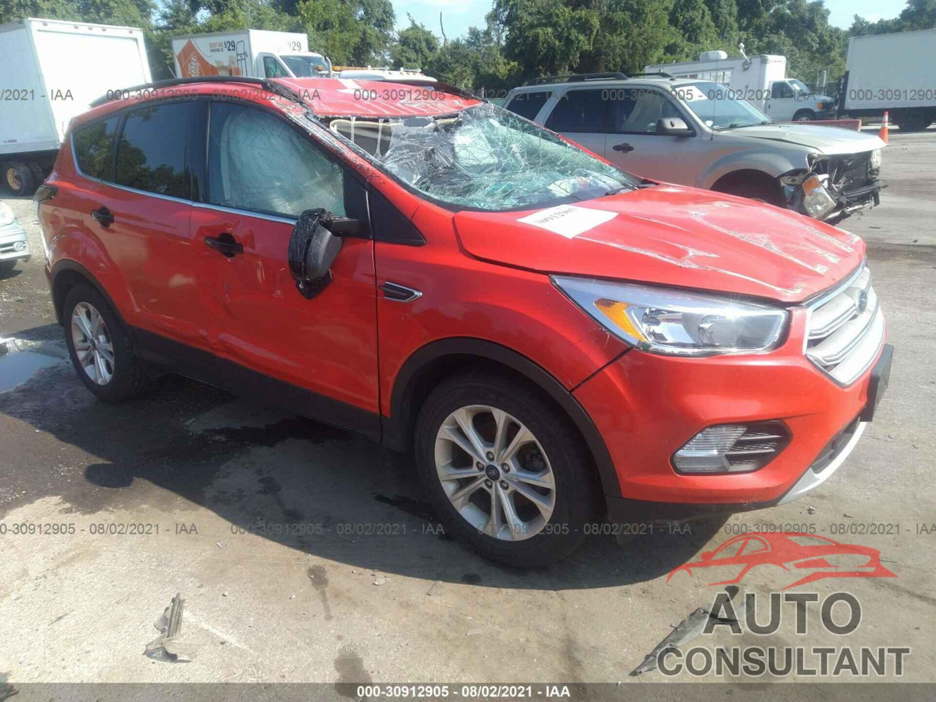 FORD ESCAPE 2018 - 1FMCU0GD8JUB16904