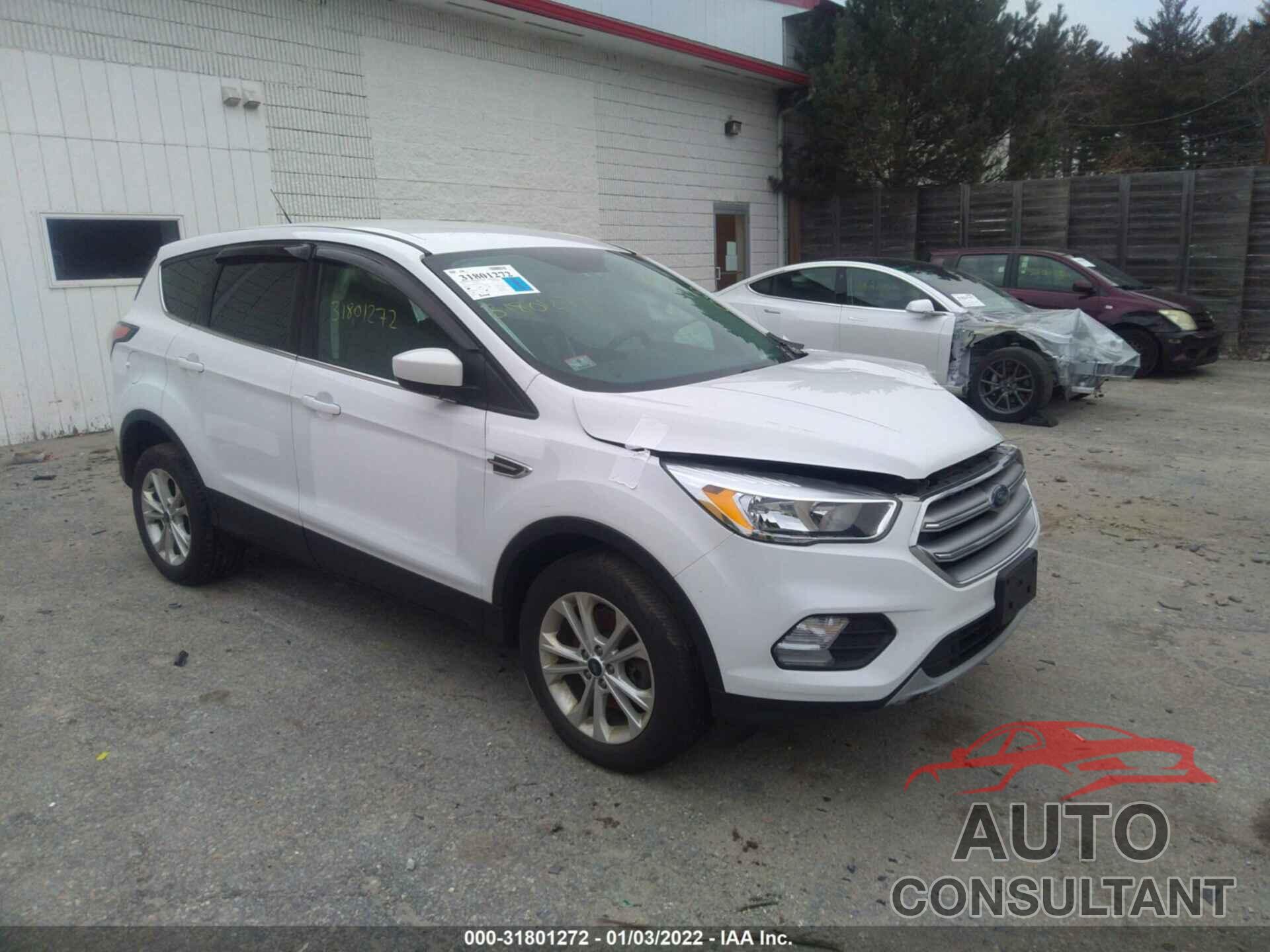 FORD ESCAPE 2017 - 1FMCU9G95HUA73231