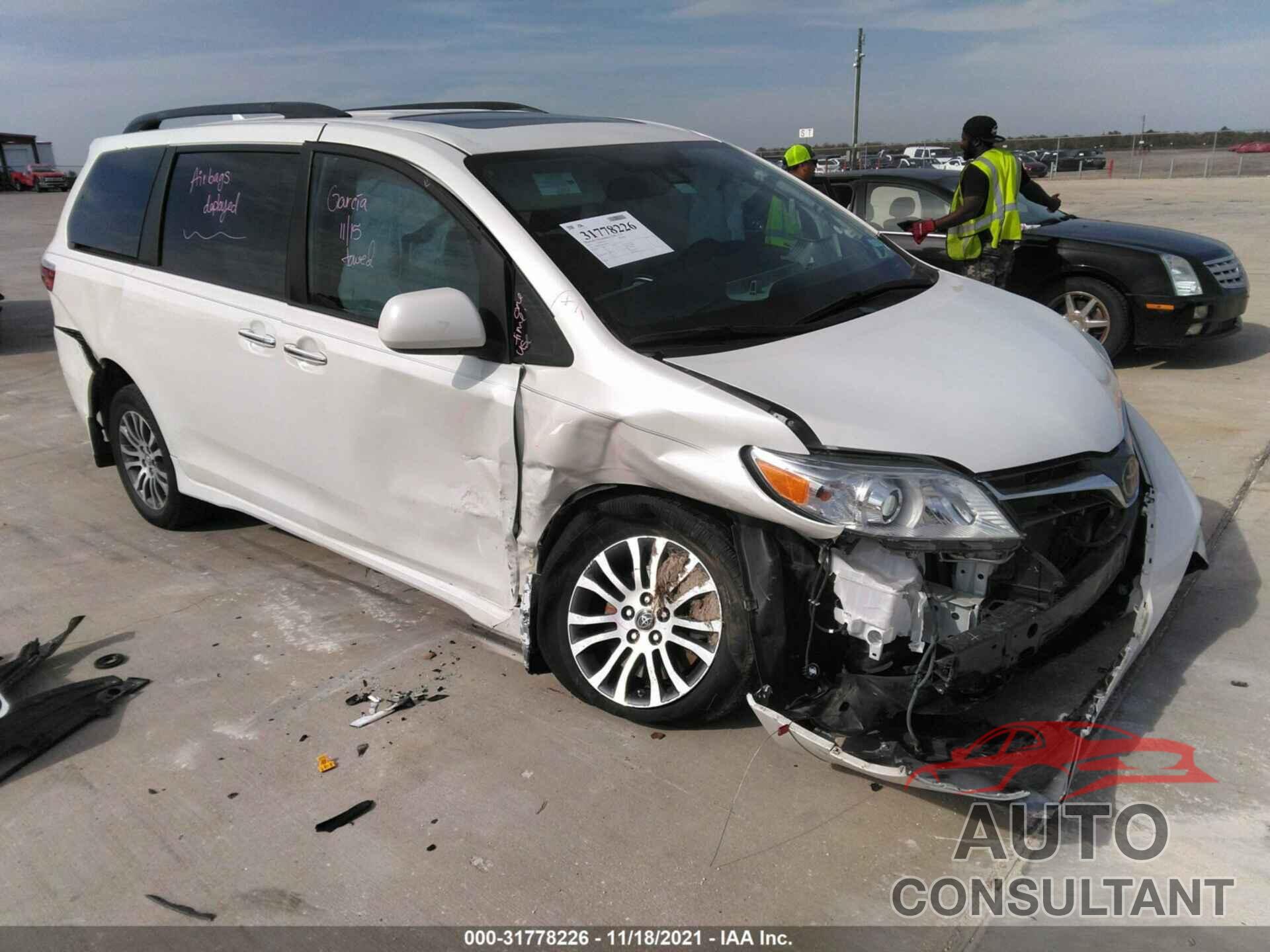 TOYOTA SIENNA 2019 - 5TDYZ3DC4KS978774