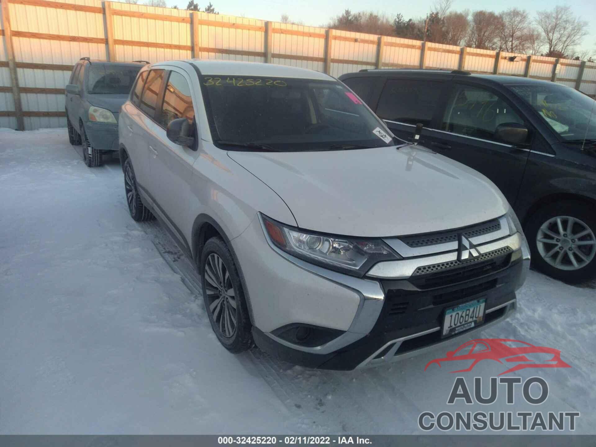 MITSUBISHI OUTLANDER 2019 - JA4AD2A30KZ030606