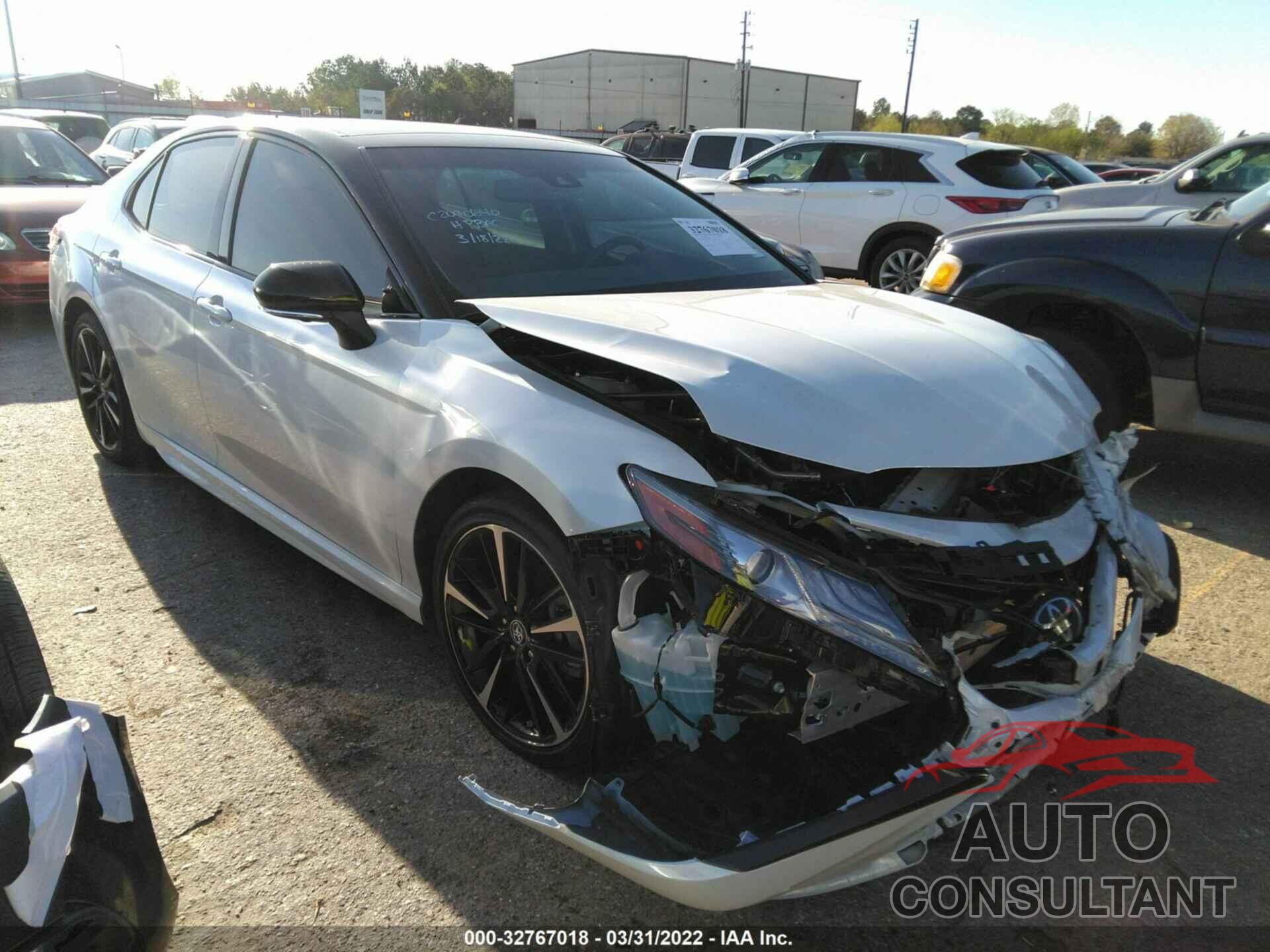 TOYOTA CAMRY 2018 - 4T1BZ1HK1JU016806