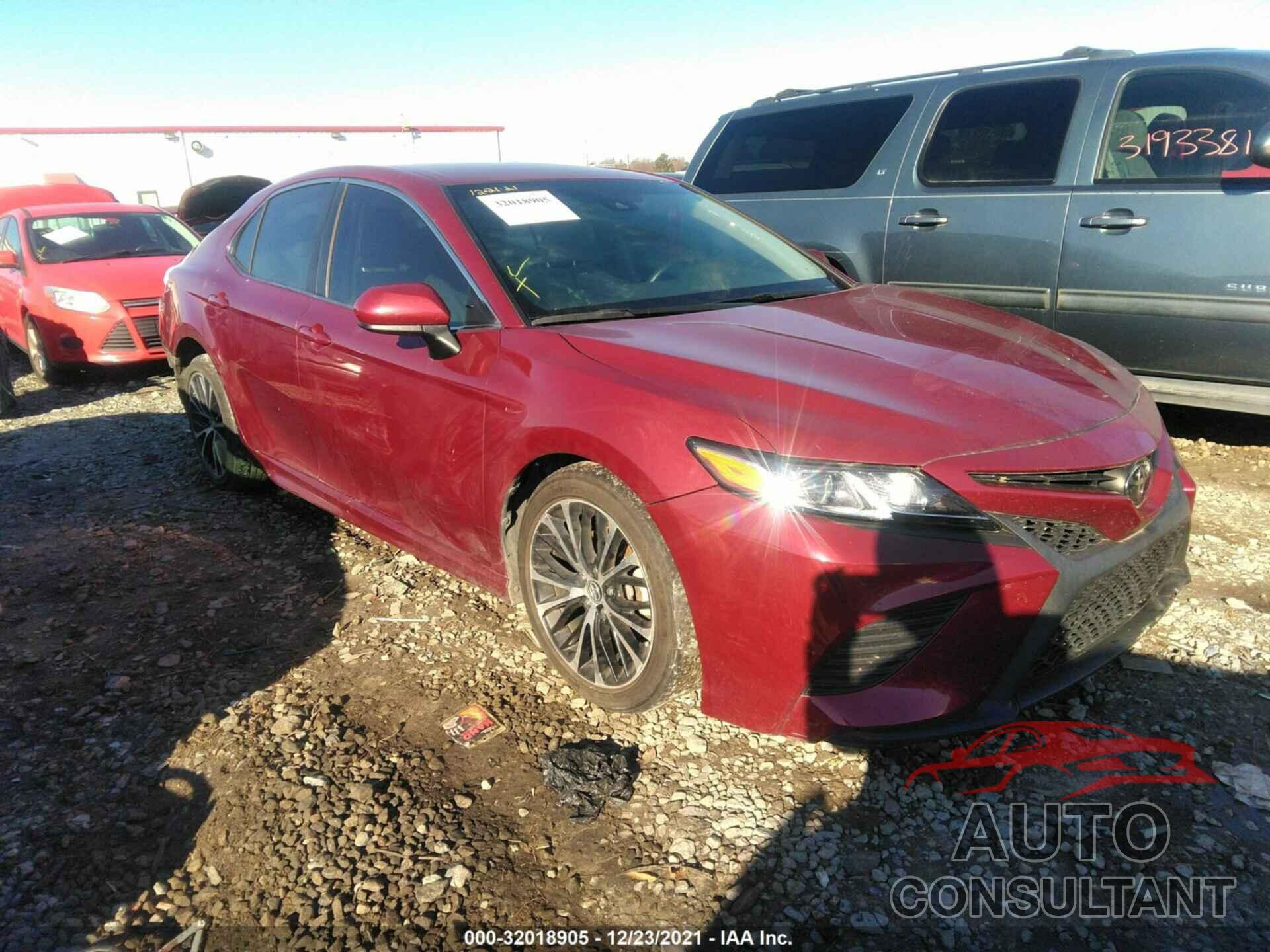 TOYOTA CAMRY 2018 - 4T1B11HK4JU507233