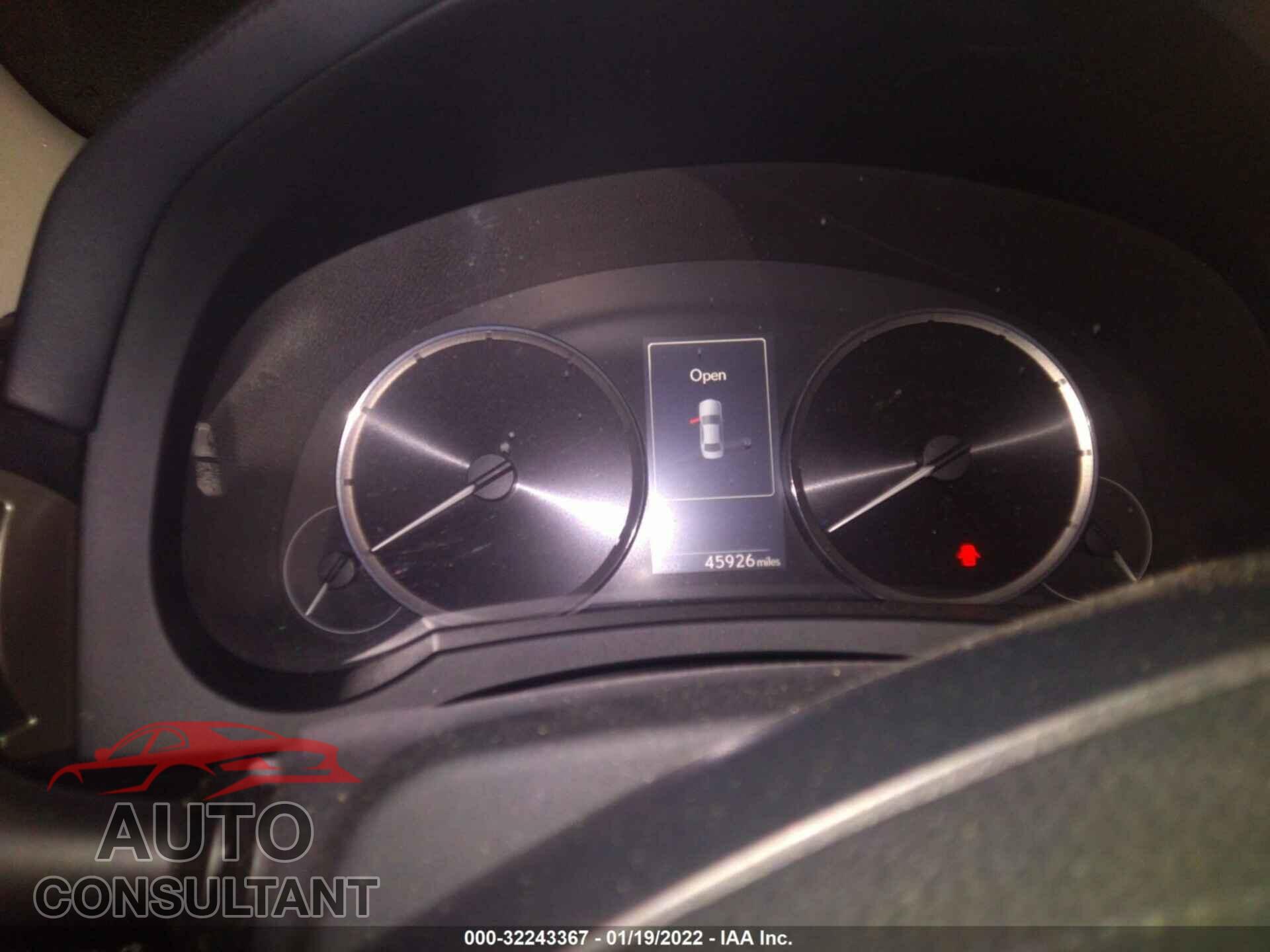 LEXUS IS 2017 - JTHCM1D28H5015281