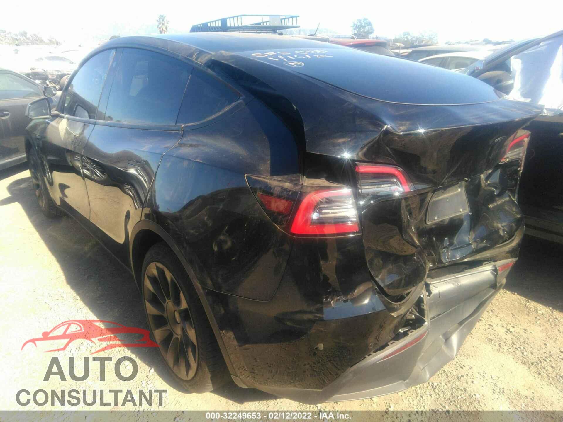 TESLA MODEL Y 2021 - 5YJYGAEE2MF203391