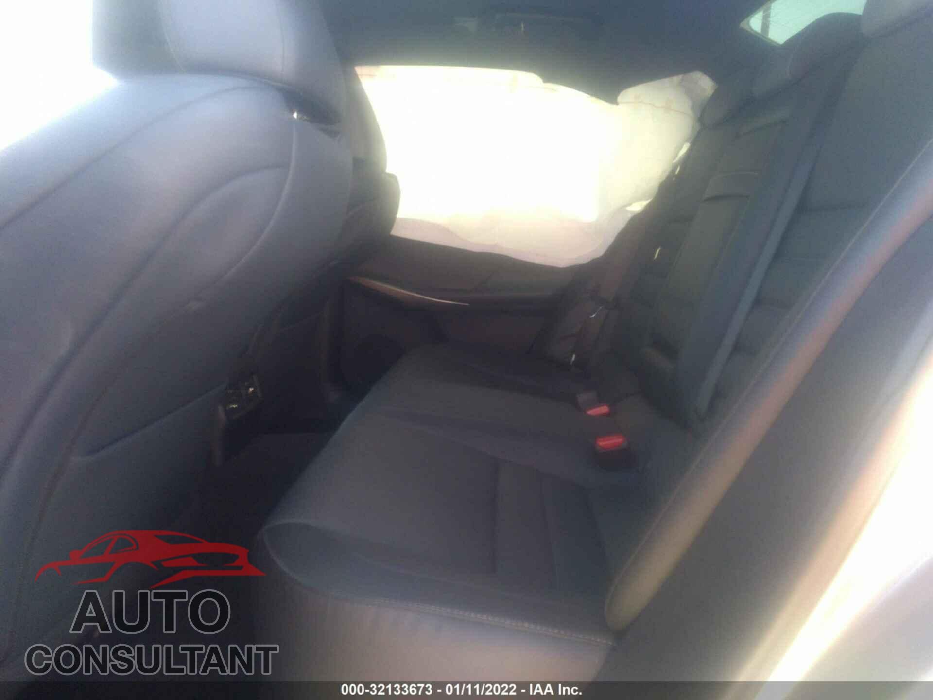 LEXUS IS 2017 - JTHBA1D25H5052809