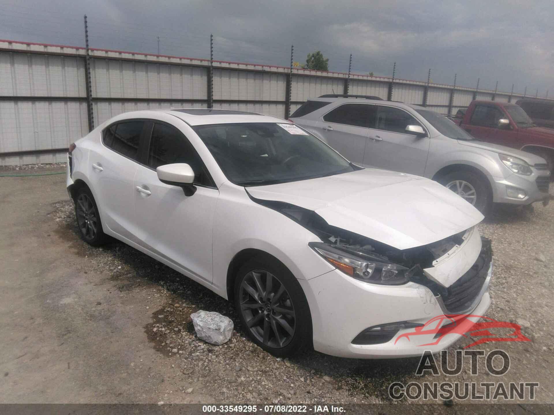 MAZDA MAZDA3 4-DOOR 2018 - 3MZBN1V32JM204121