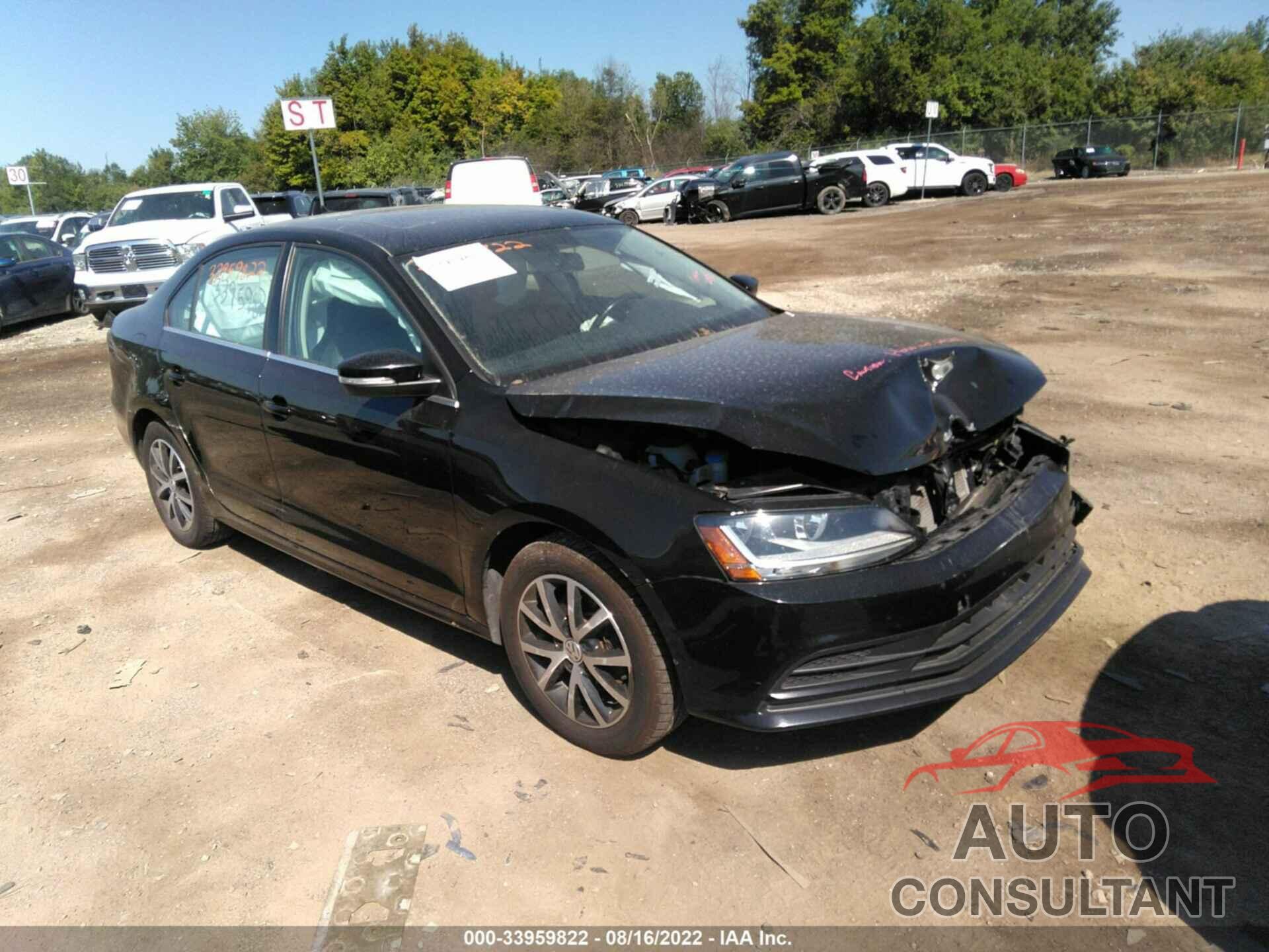 VOLKSWAGEN JETTA 2018 - 3VWDB7AJ4JM235105